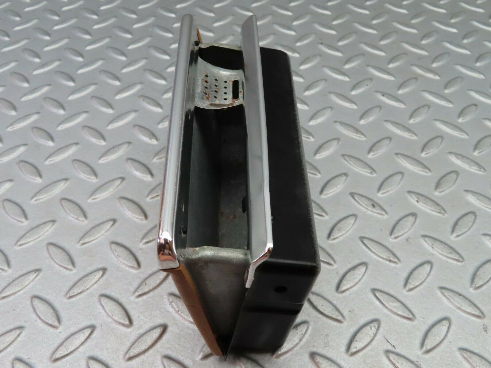 6087 Mercedes-Benz W126 380SE Rear Door Ashtray Palomino