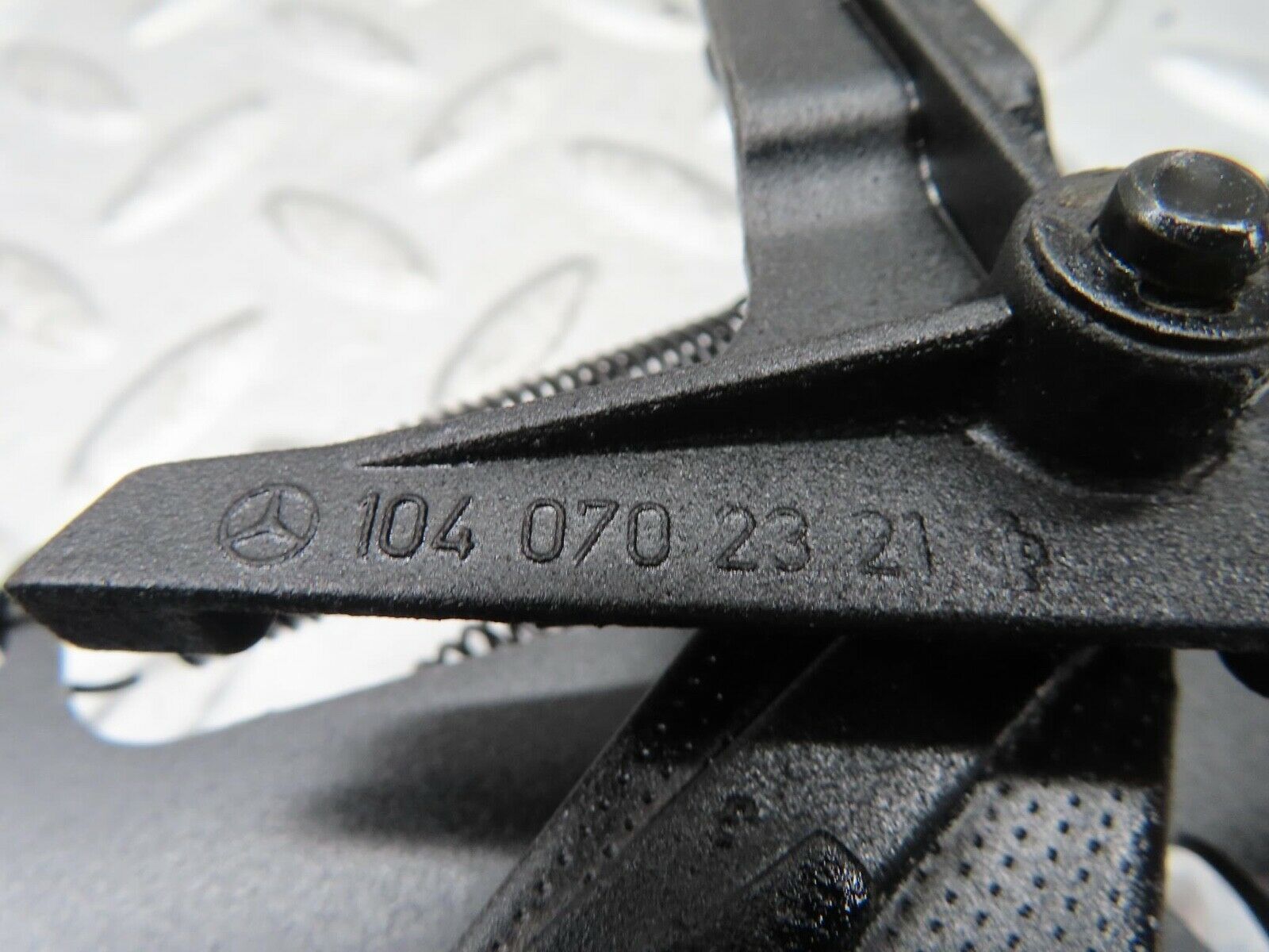 15115 Mercedes-Benz W140 S320 Throttle Linkage 1040702321