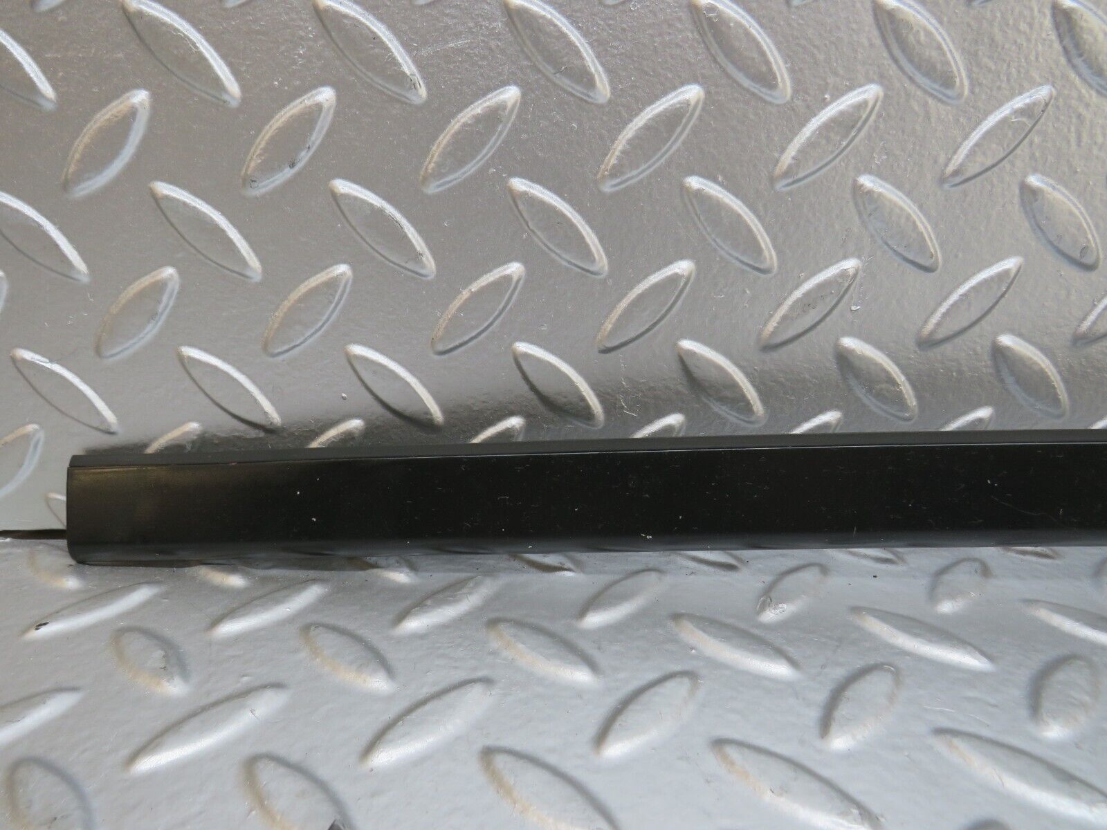 27758 Mercedes-Benz S124 300TE Wagon Roof Moulding Trim