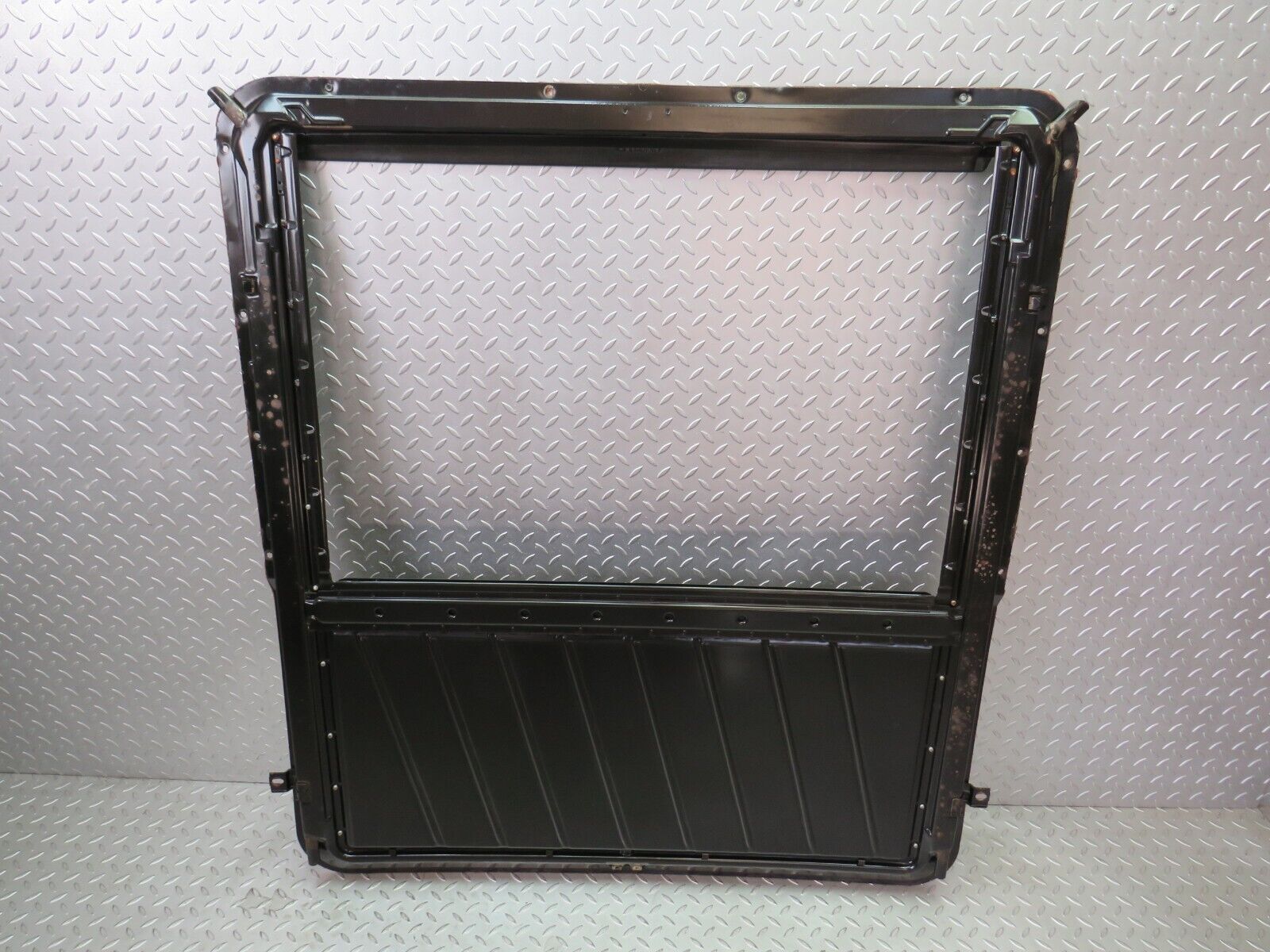 36196 Mercedes-Benz W126 420SE Power Sunroof Frame