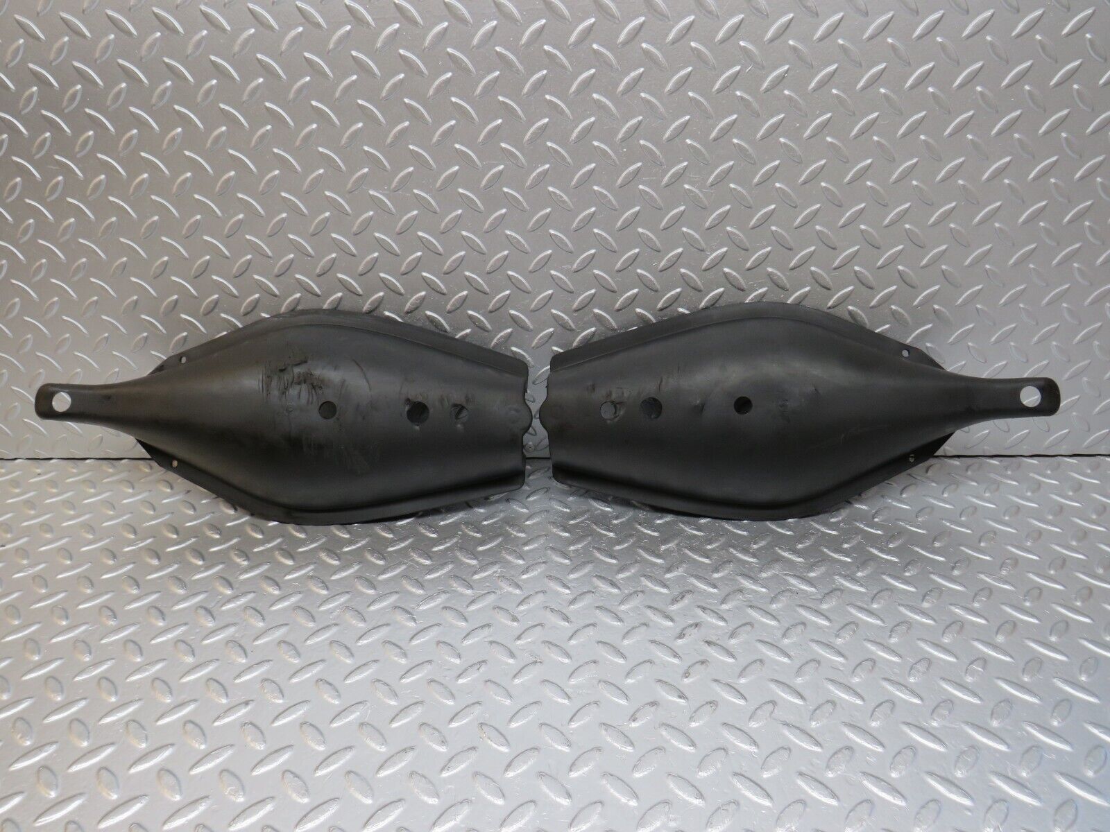 33574 Mercedes-Benz W201 190E 2.0L Rear Control Arm Cover Pair 1243520088