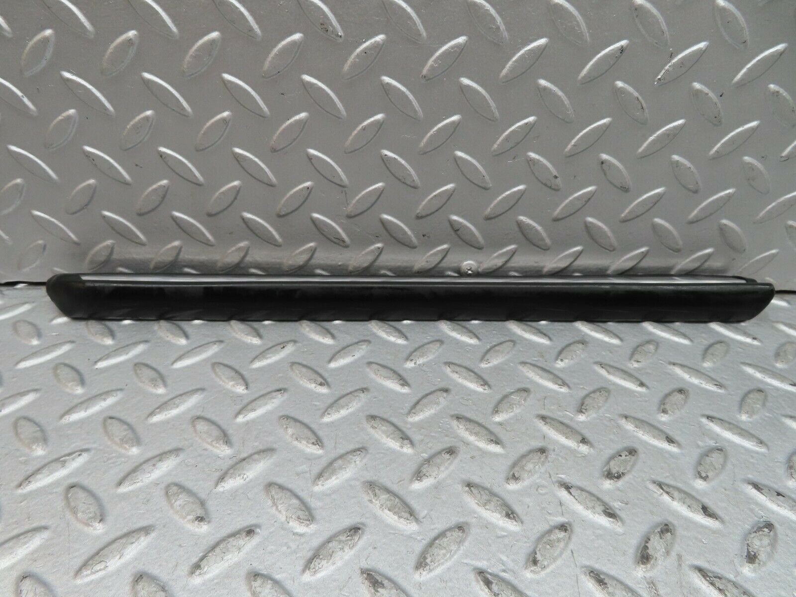 17891 Mercedes-Benz W116 450SEL Front Left Fender Wing Centre Chrome Trim