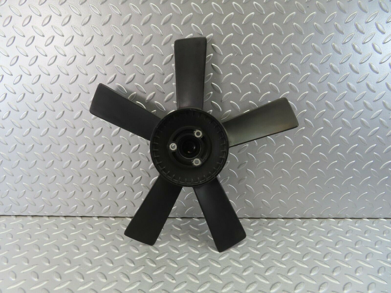 10034 Mercedes-Benz C123 230CE Coupe Engine Cooling Fan 6162050506
