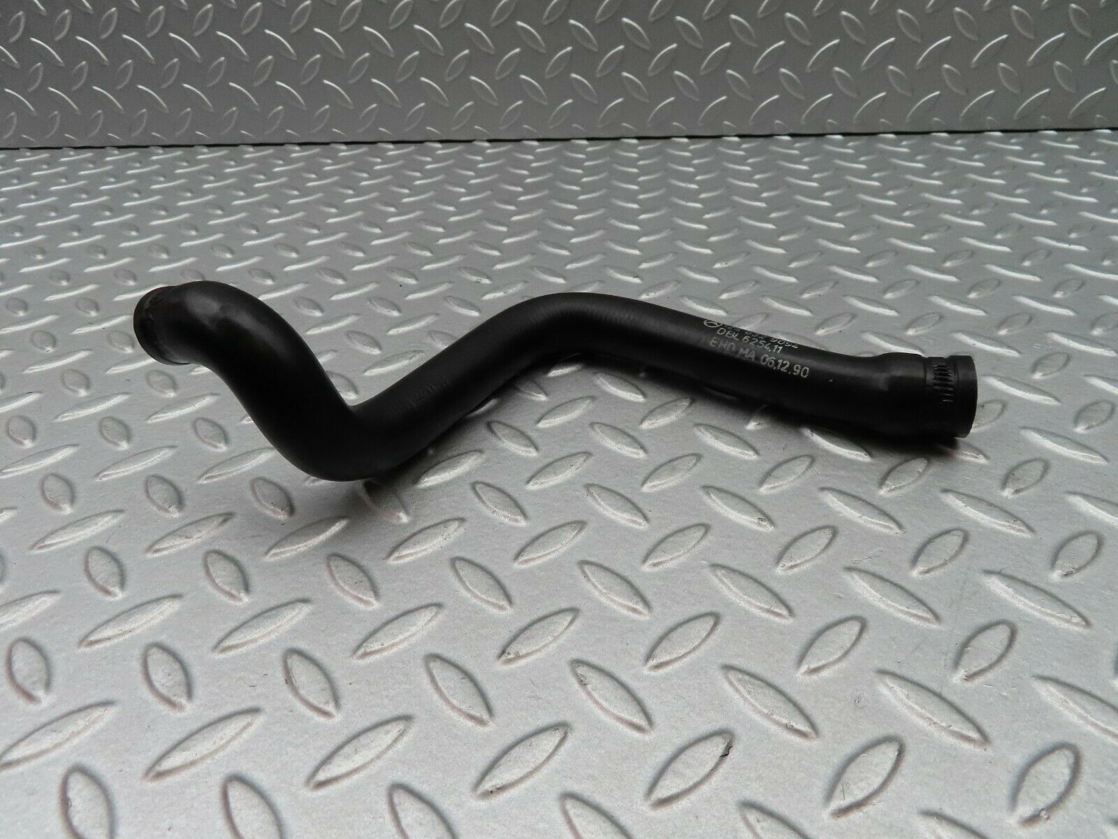 5477 Mercedes-Benz W124 230E Water Hose Pipe 1248329094