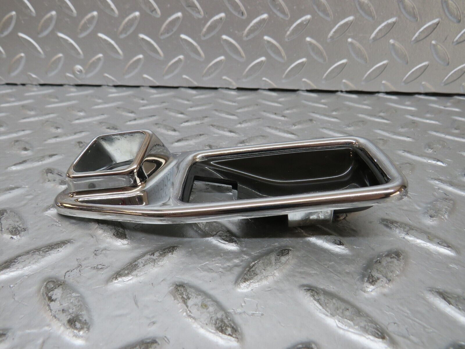 27173 Mercedes-Benz W123 280E Chrome Frame Door Opener Front Left 1167660211