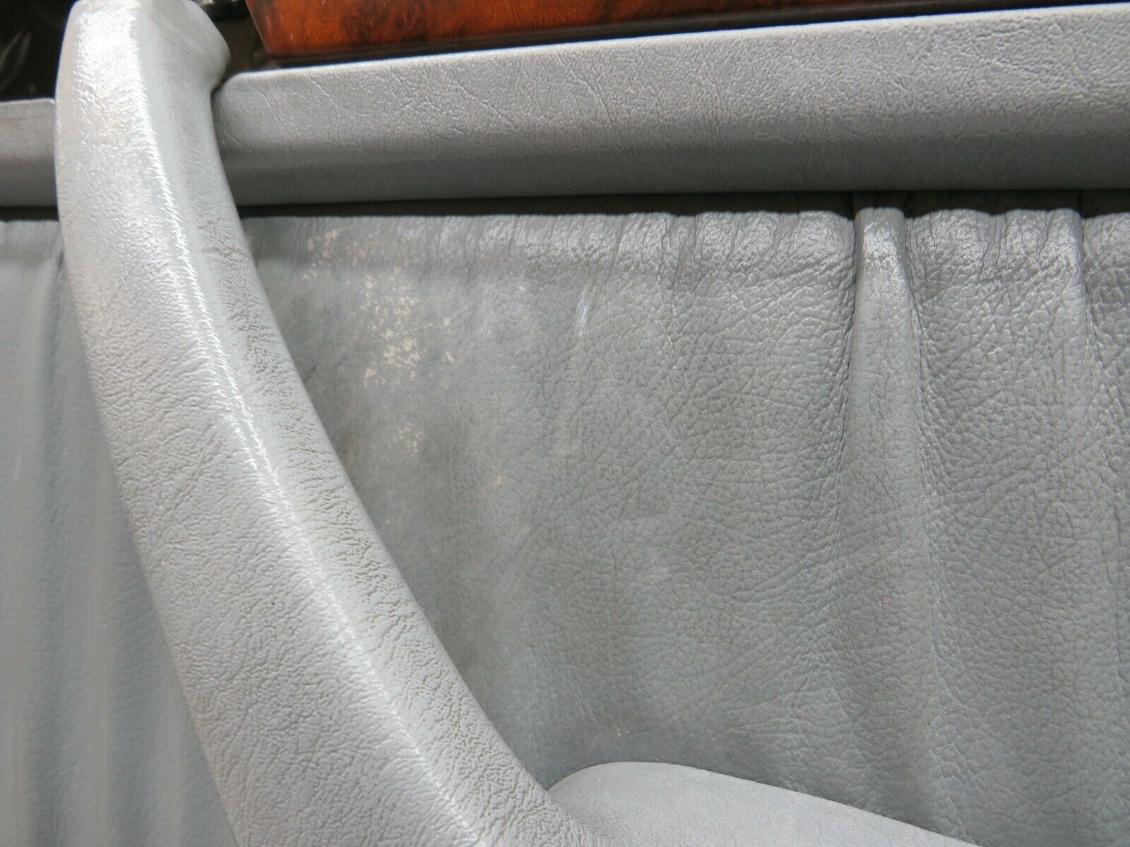 22366 Mercedes-Benz C124 E220 Coupe Right Door Card Grey