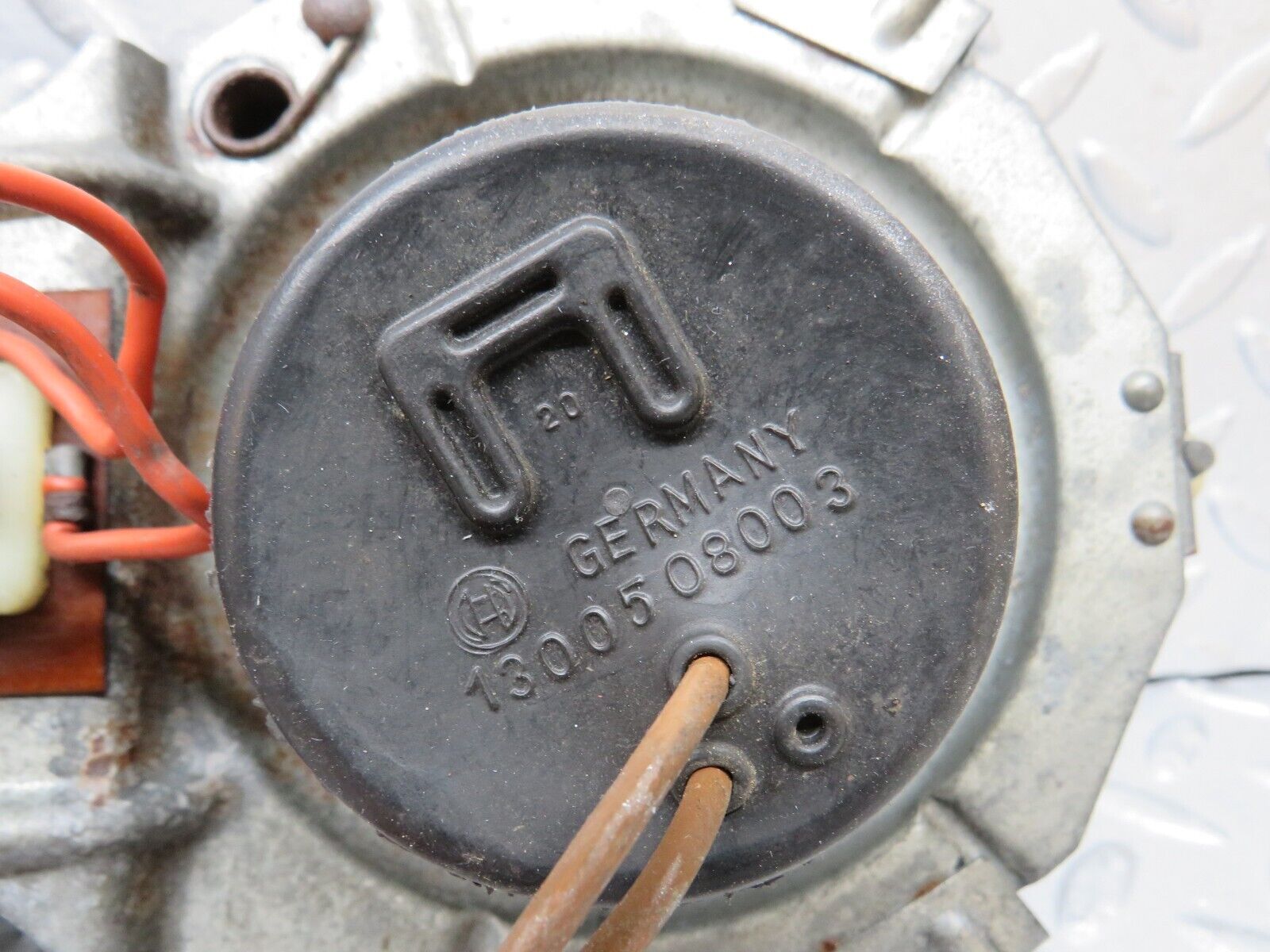 37581 Mercedes-Benz W109 300SEL Front Headlight Bosch Left/Right 1300508003 7077R8 1305601134 1305602059