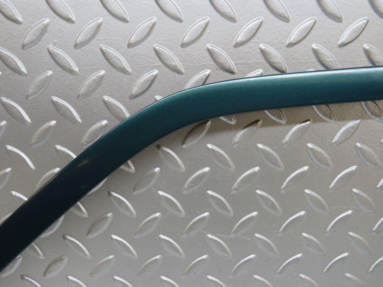 27822 Mercedes-Benz S124 300TE Front Right Exterior Door Frame