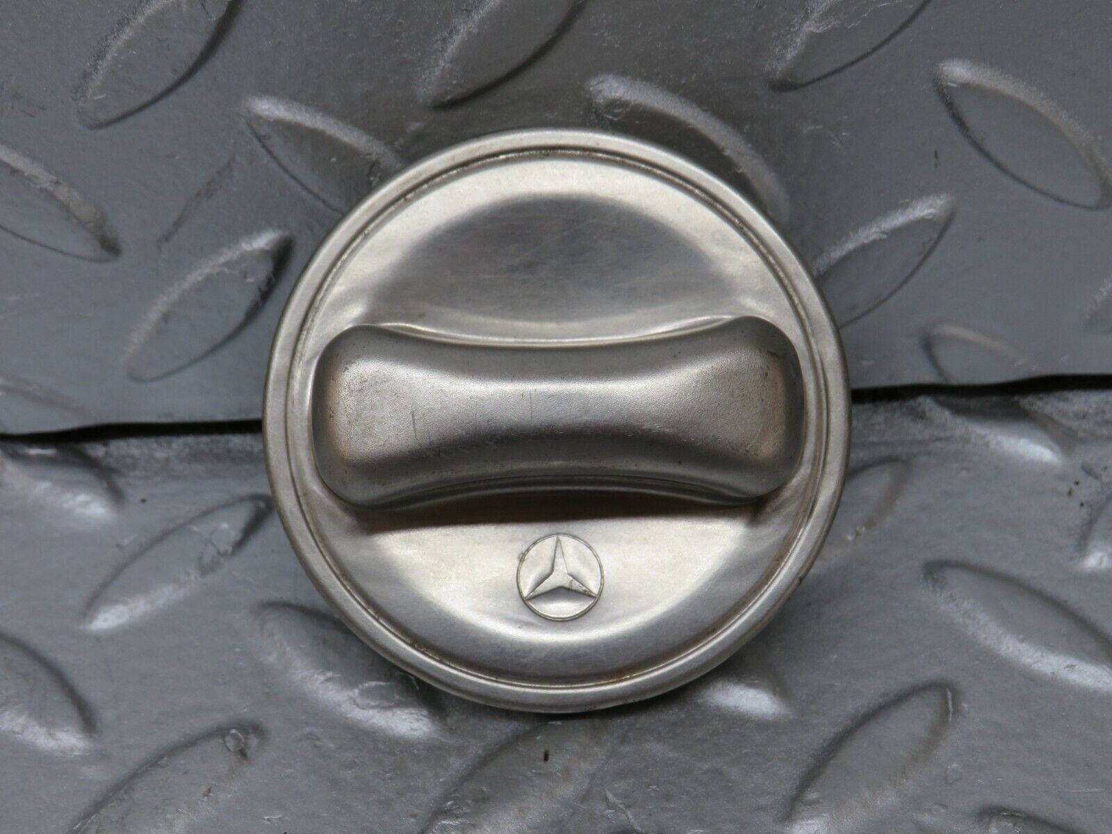 36335 Mercedes-Benz W126 420SE Fuel Tank Cap 1244700005