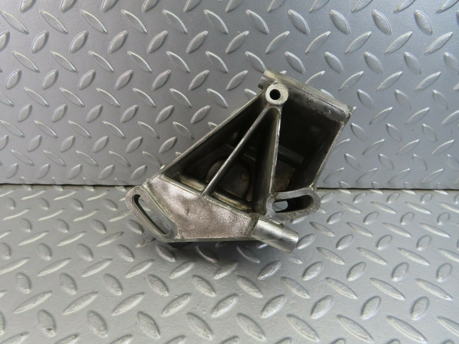 10050 Mercedes-Benz C123 230CE Coupe Power Steering Pump Bracket 1234660041