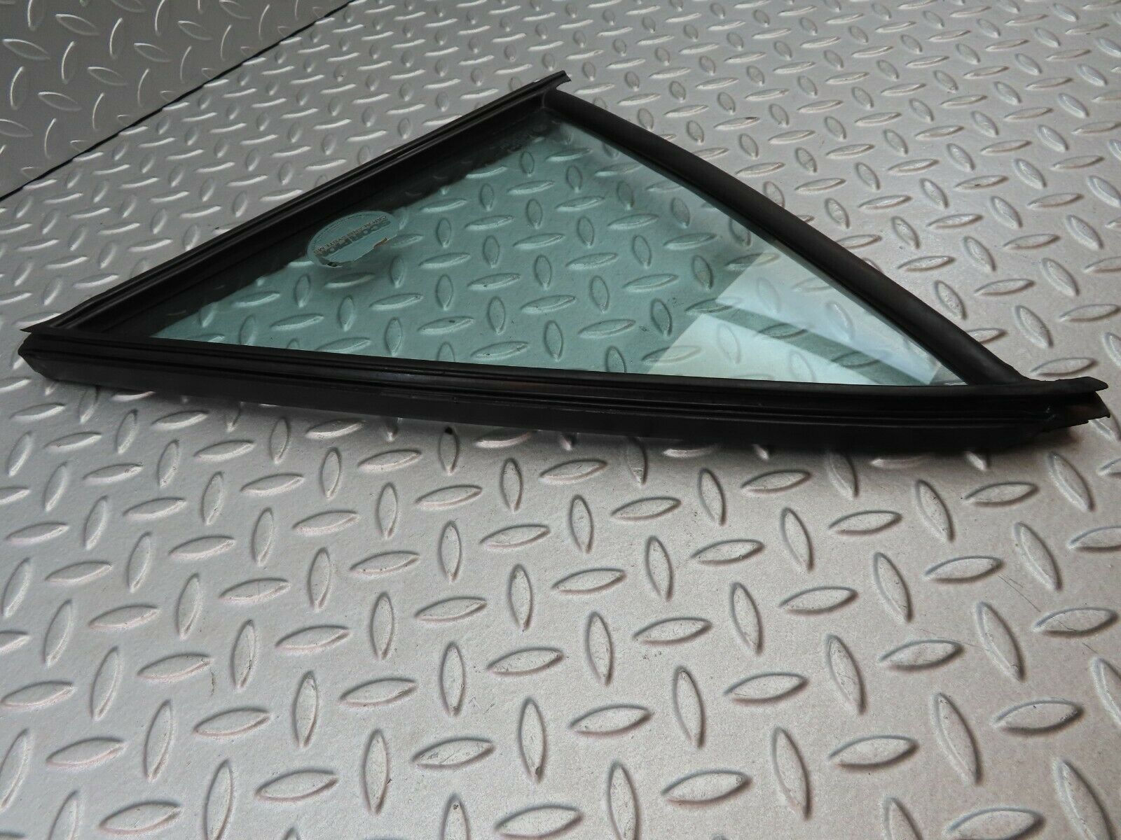 6310 Mercedes-Benz W126 380SE Rear Left Quarter Window Glass