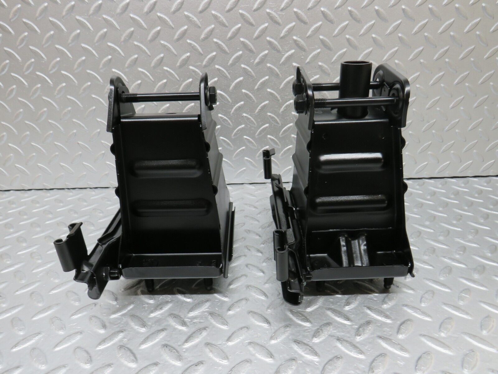 35255 Mercedes-Benz W221 Rear Bumper Reinforcement Crash Bar Bracket