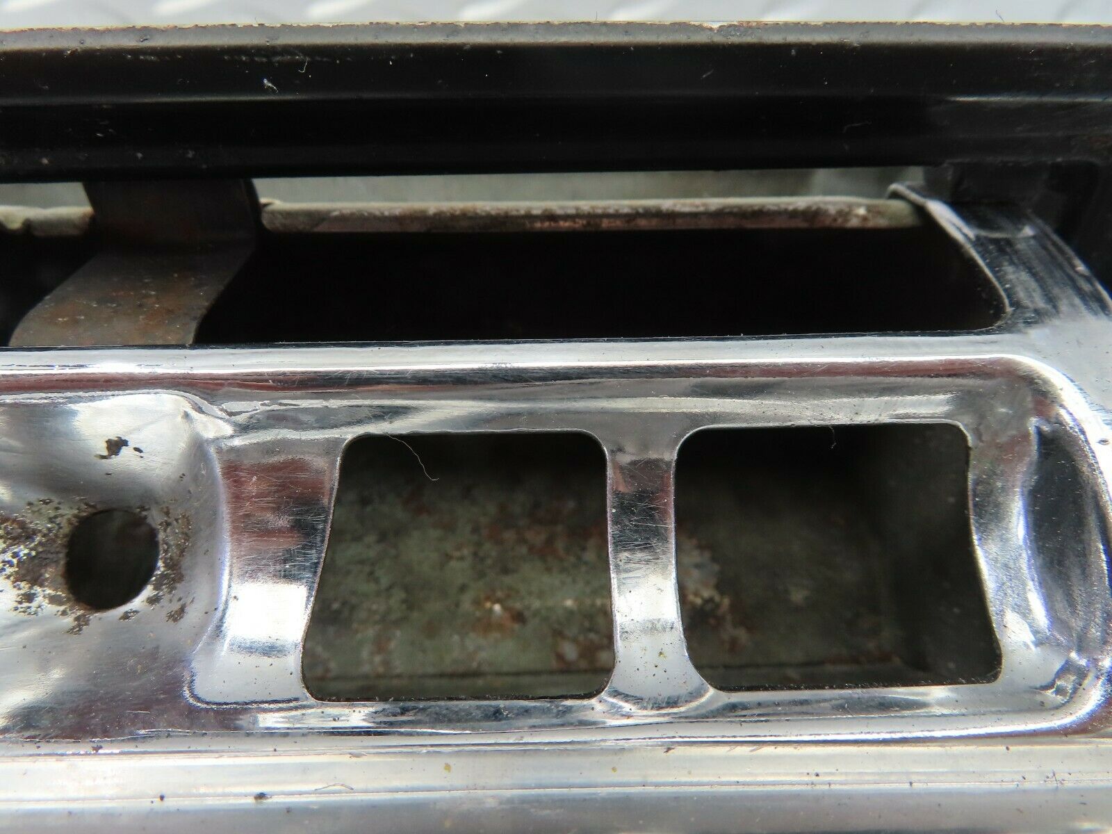 7330 Mercedes-Benz W116 450SE Centre Console Ashtray