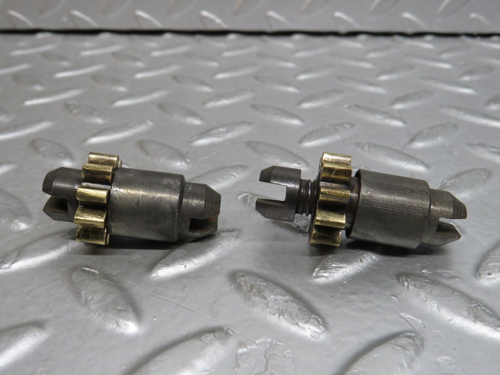 37677 Mercedes-Benz W109 300SEL Rear Brake Regulator