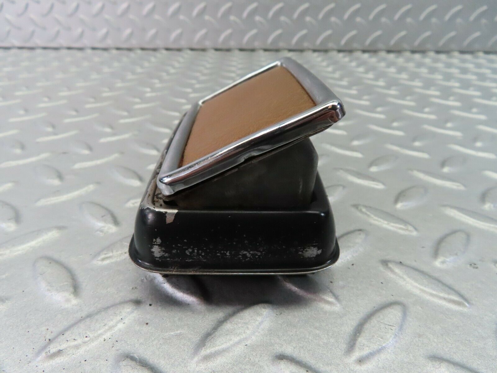 7916 Mercedes-Benz W115 220D Rear Door Ashtray