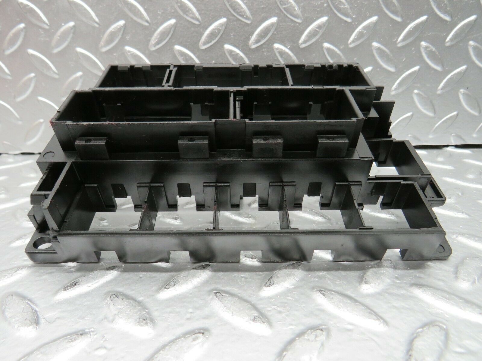 22595 Mercedes-Benz C124 E220 Coupe Fuse Relay Holder Bracket 1245450140