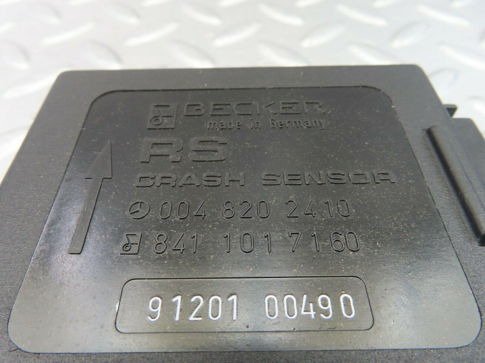 10457 Mercedes-Benz W201 190E Crash Sensor 0048202410