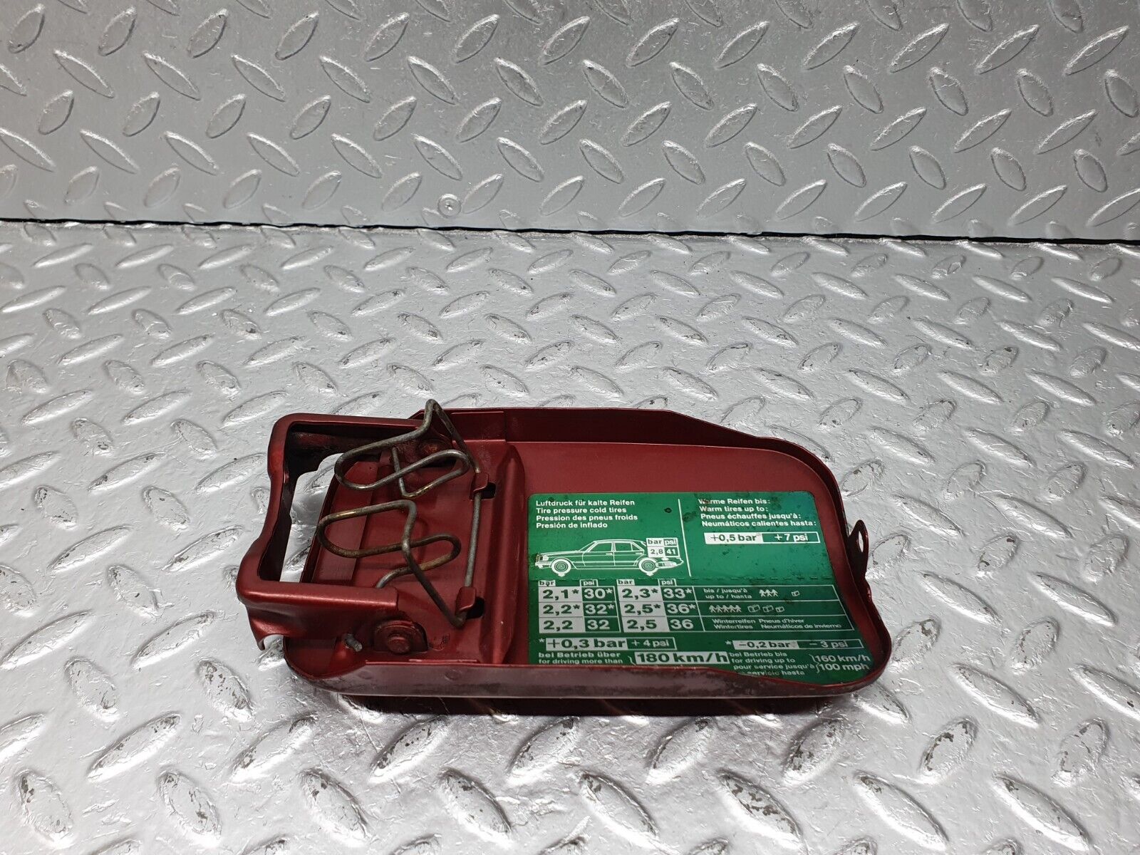 41001 Mercedes-Benz W126 300SE Fuel Tank Flap Cap 1265842539