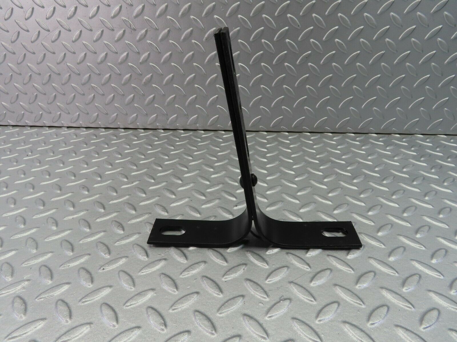 7834 Mercedes-Benz W115 220D Front Bumper Bracket Left Side