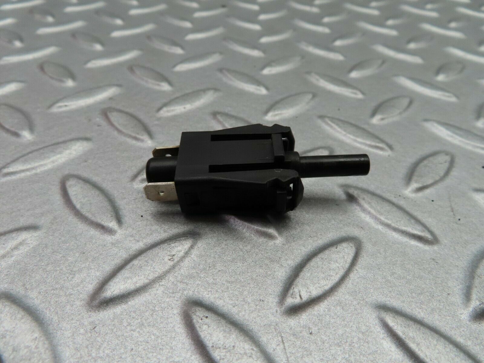 5605 Mercedes-Benz W124 230E Door Contact Switch 0015458714