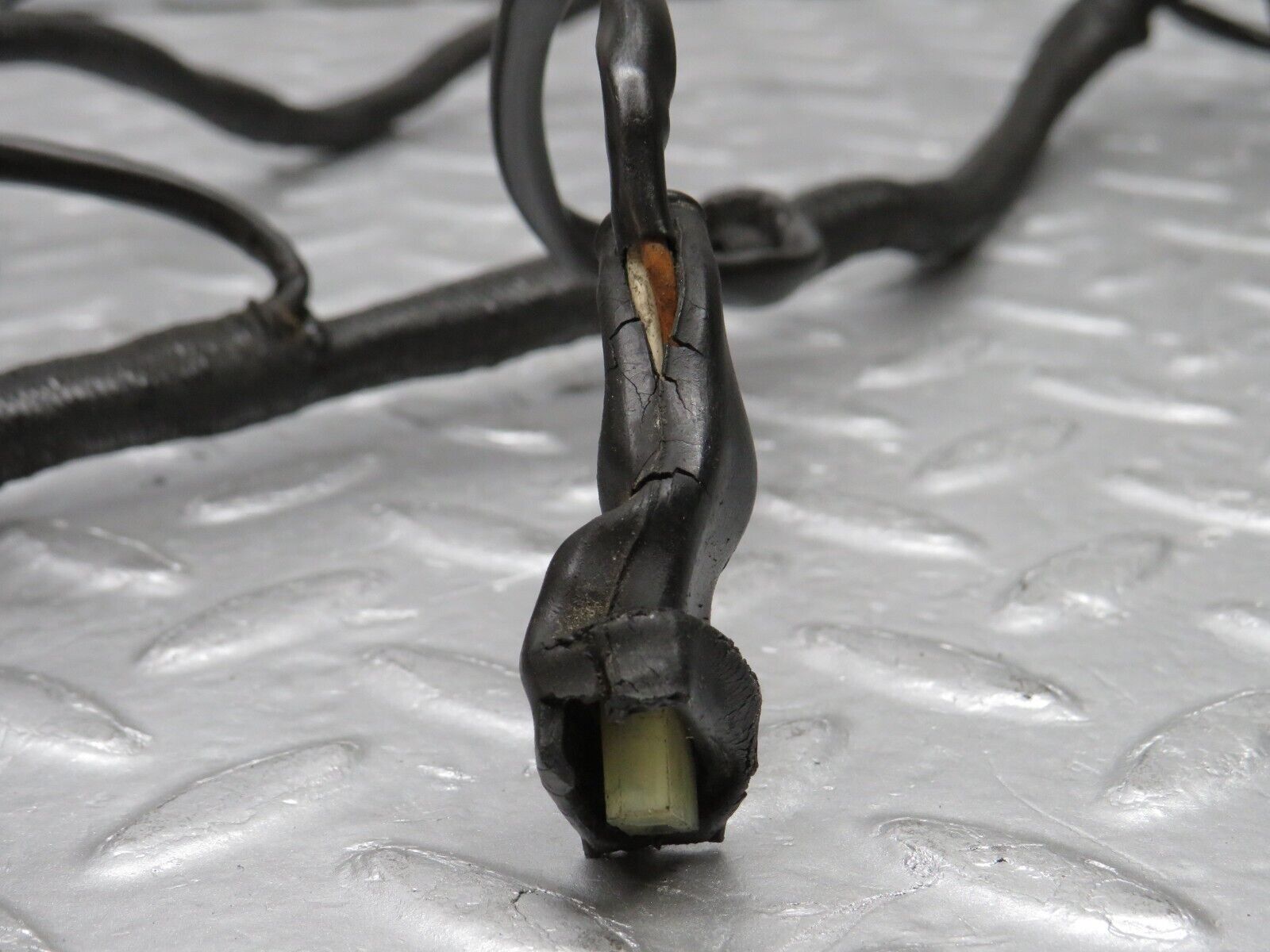 37576 Mercedes-Benz W109 300SEL ECU Wire Harness 0005451945