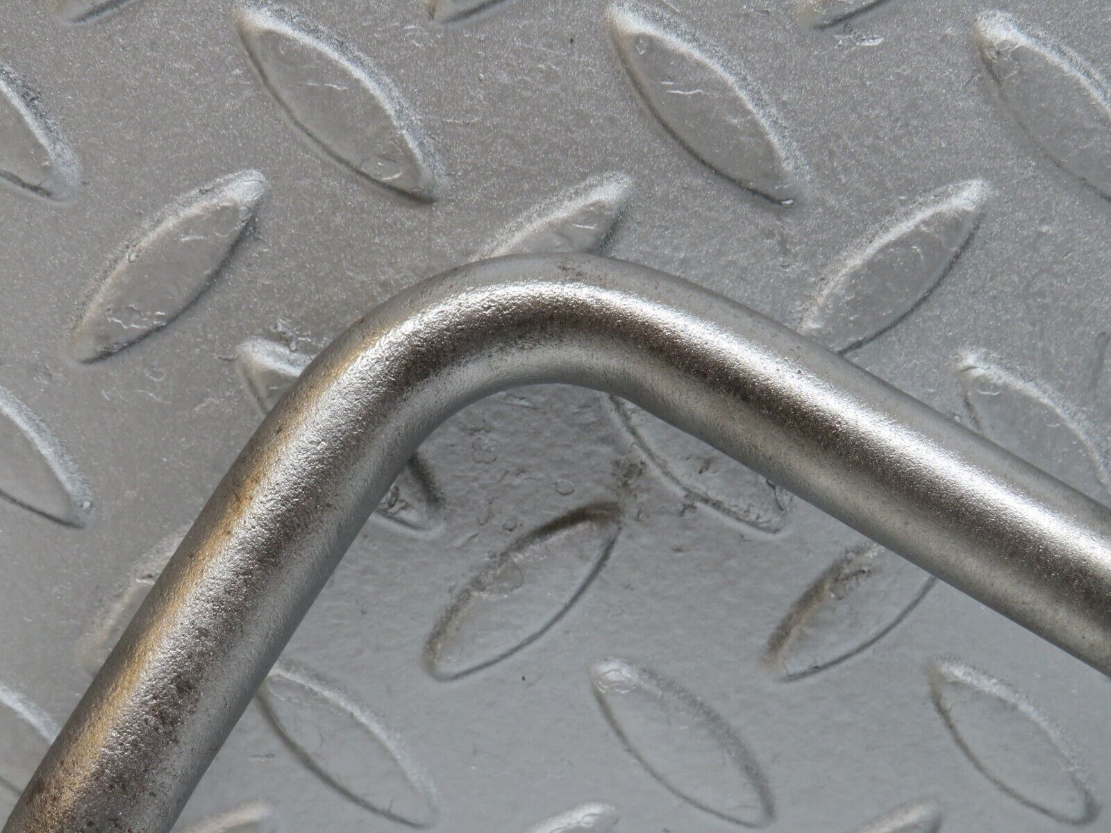 38116 Mercedes-Benz A124 320E Cabriolet EGR Valve Pipe 0001407860