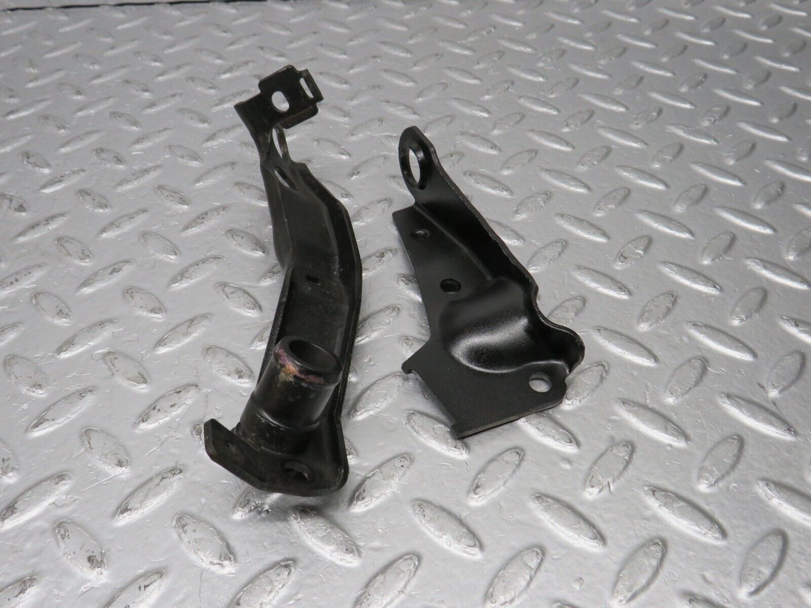 39731 Mercedes-Benz R129 320SL Coupe Engine Lifting Eyes Hooks