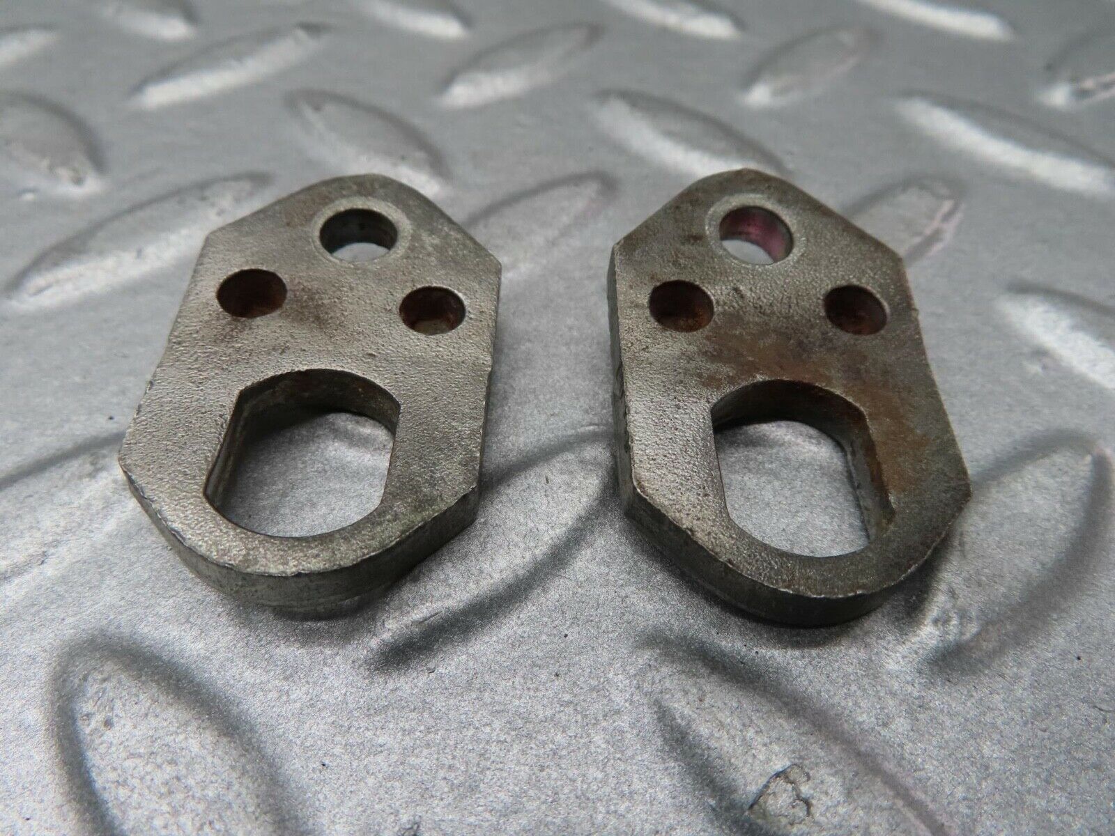 16743 Mercedes-Benz C107 380SLC Fuel Injector Bracket Pair