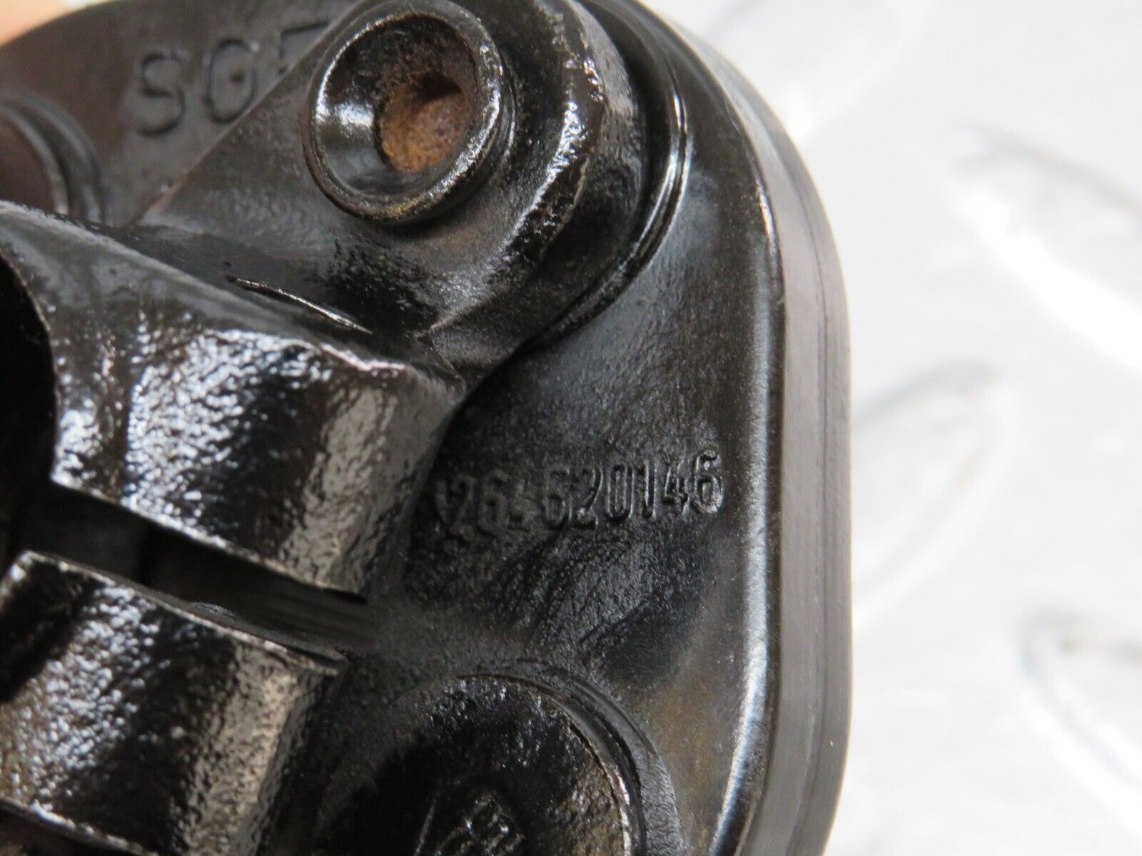 34136 Mercedes-Benz W124 230E Steering Column Lower Shaft Connector 1264620146