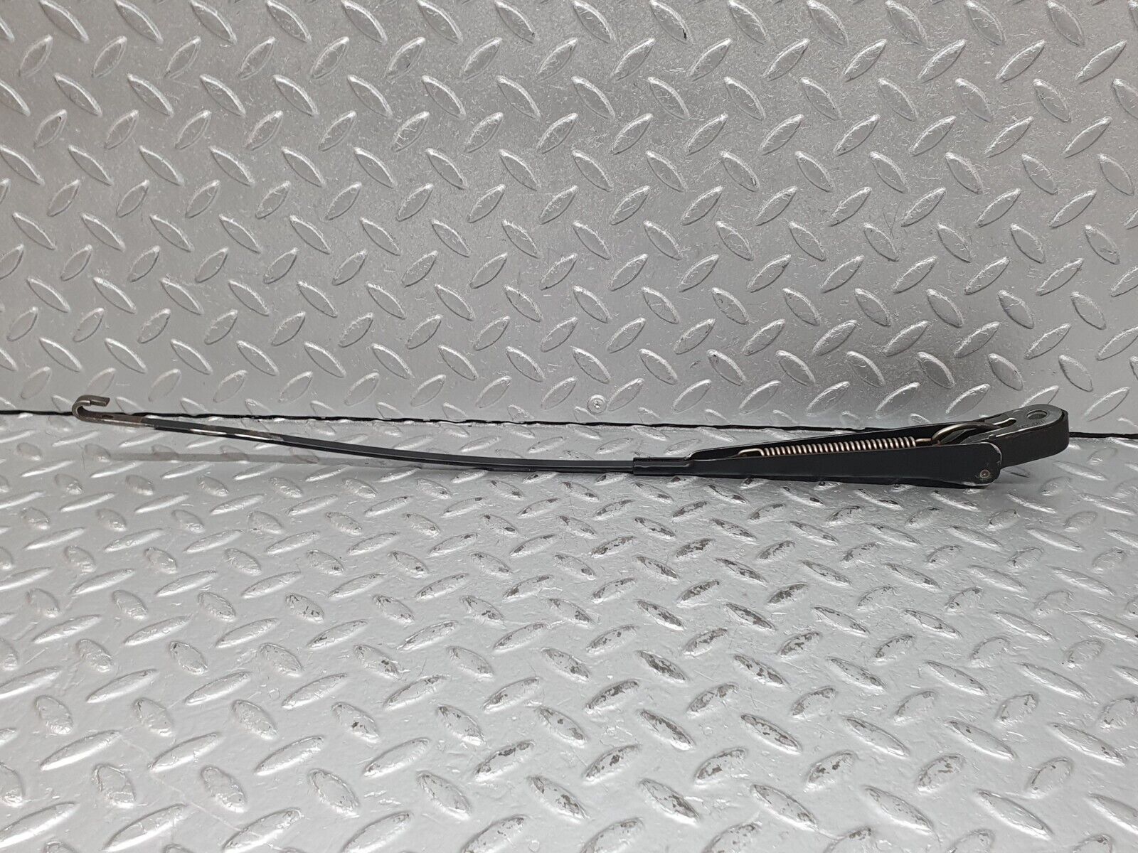 41208 Mercedes-Benz W126 300SE Windscreen Wiper Arm Right Side