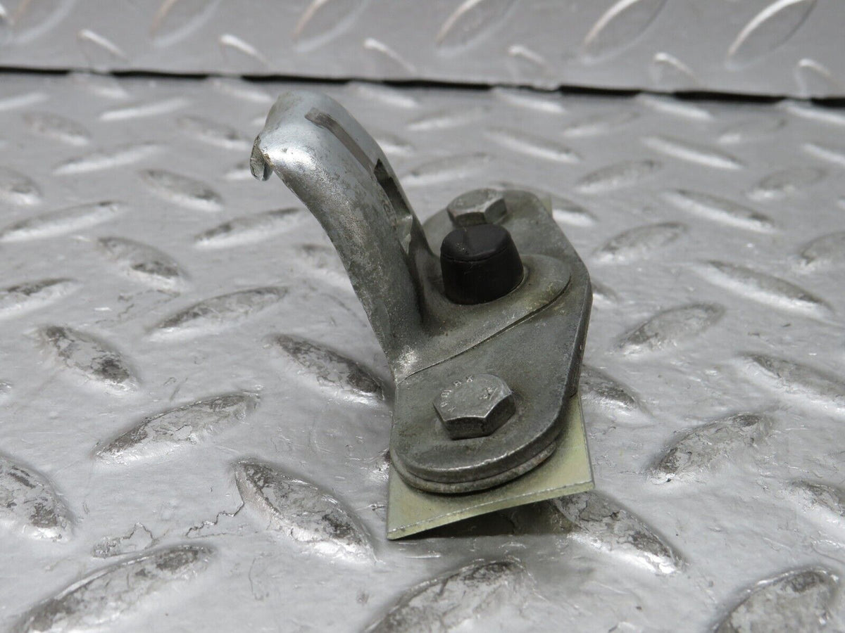 27254 MercedesBenz W123 280E Boot Trunk Latch Lock Cannstatt Classic Mercedes Parts