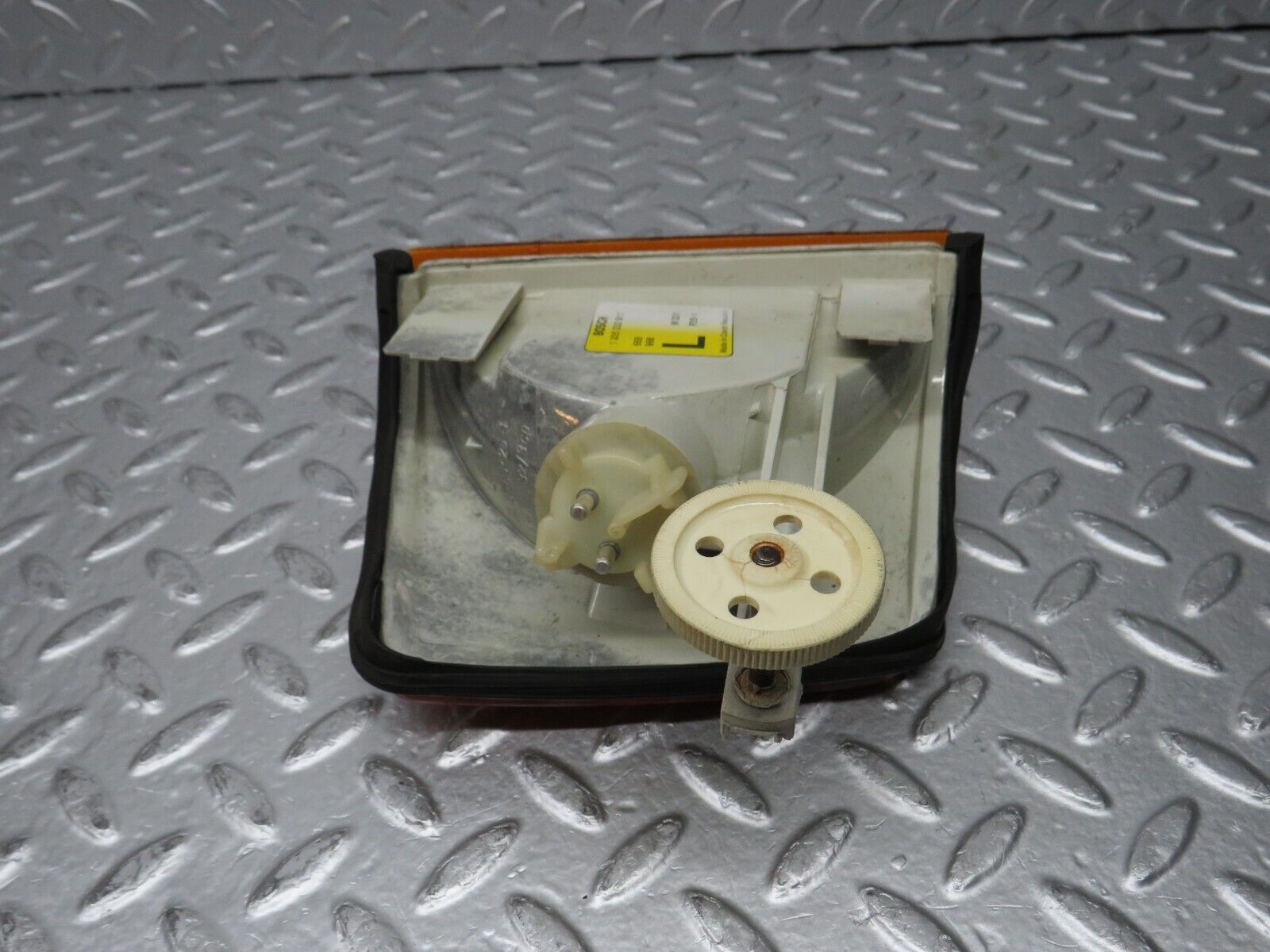 31707 Mercedes-Benz W201 190LE 1.8L Indicator Light Front Left Bosch 1305232911