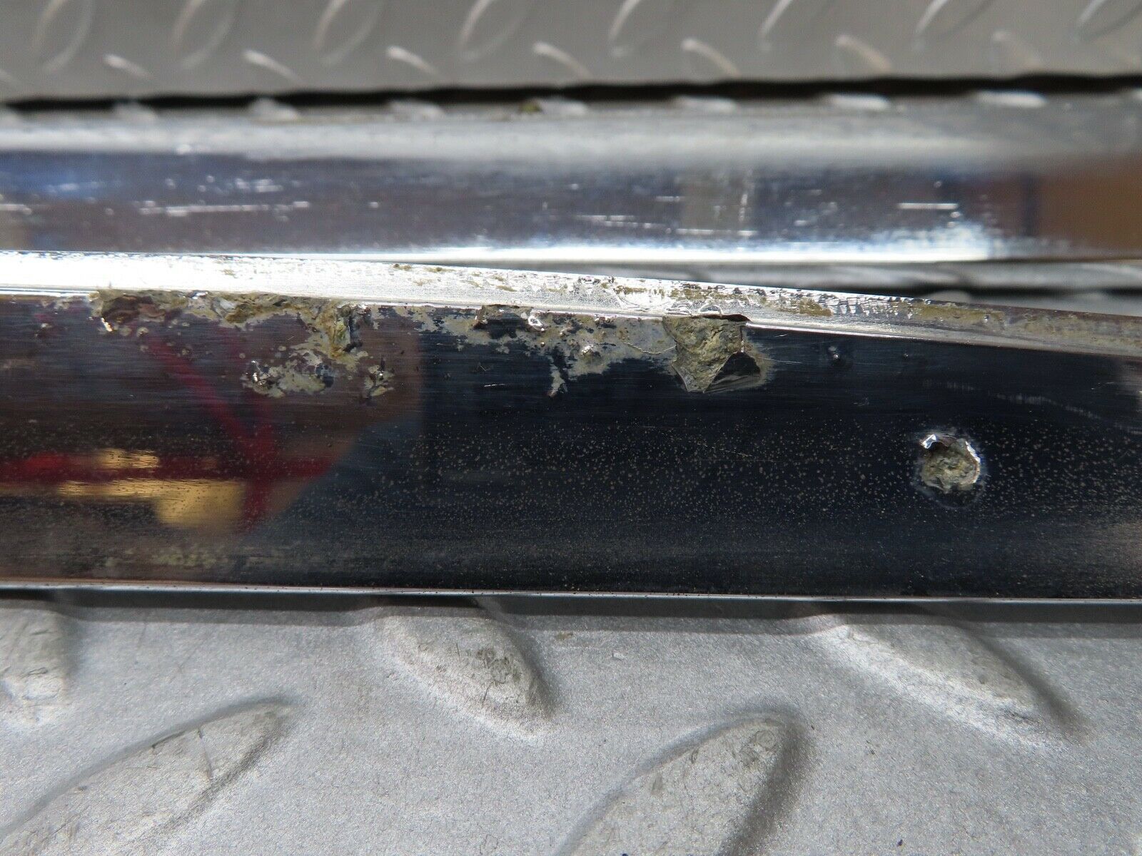 17618 Mercedes-Benz W116 450SEL Trunk Lid Chrome Moulding Trim Pair