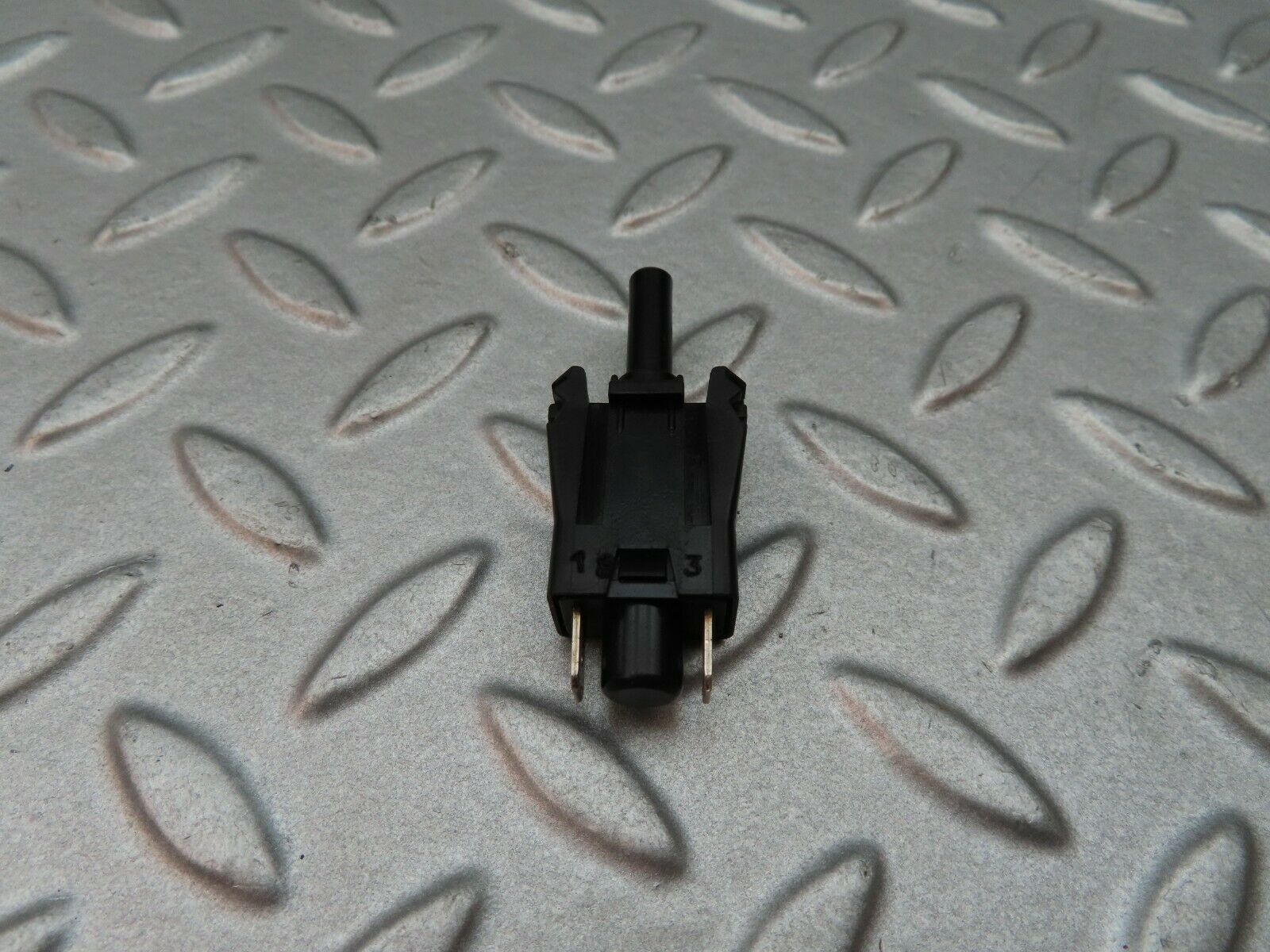 5761 Mercedes-Benz W123 200 Door Contact Switch 0015458714