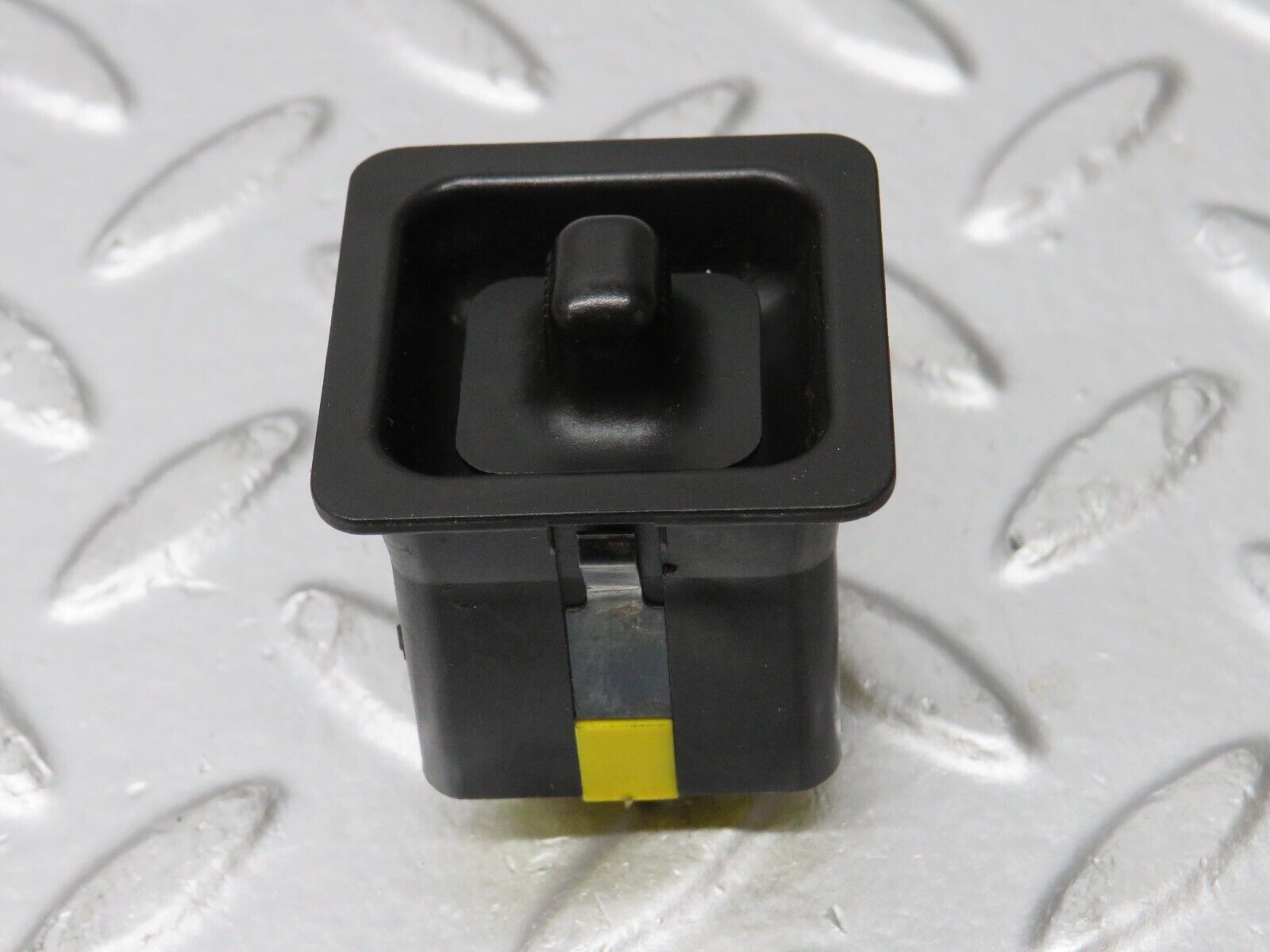 32207 Mercedes-Benz W123 230E Mirror Control Switch 2018200610