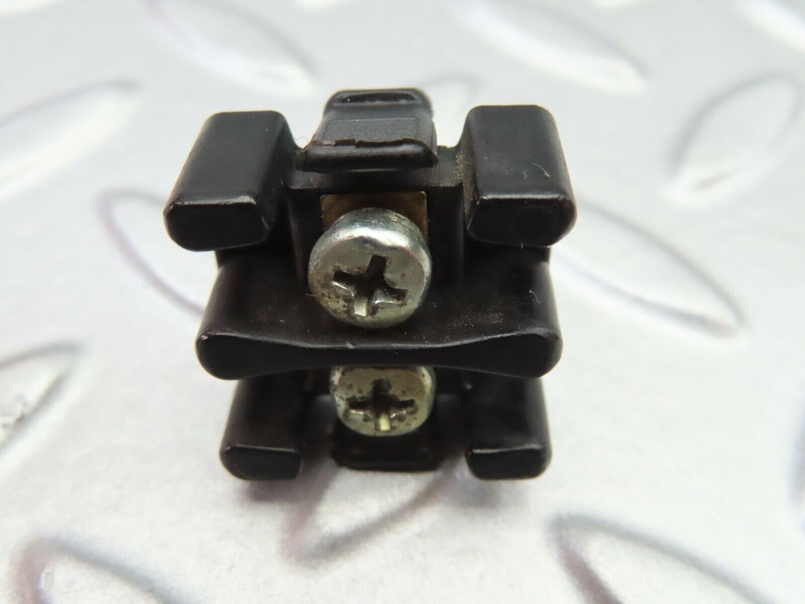 6515 Mercedes-Benz S124 E220 Wagon Wiring Cable Junction Box 0005400269