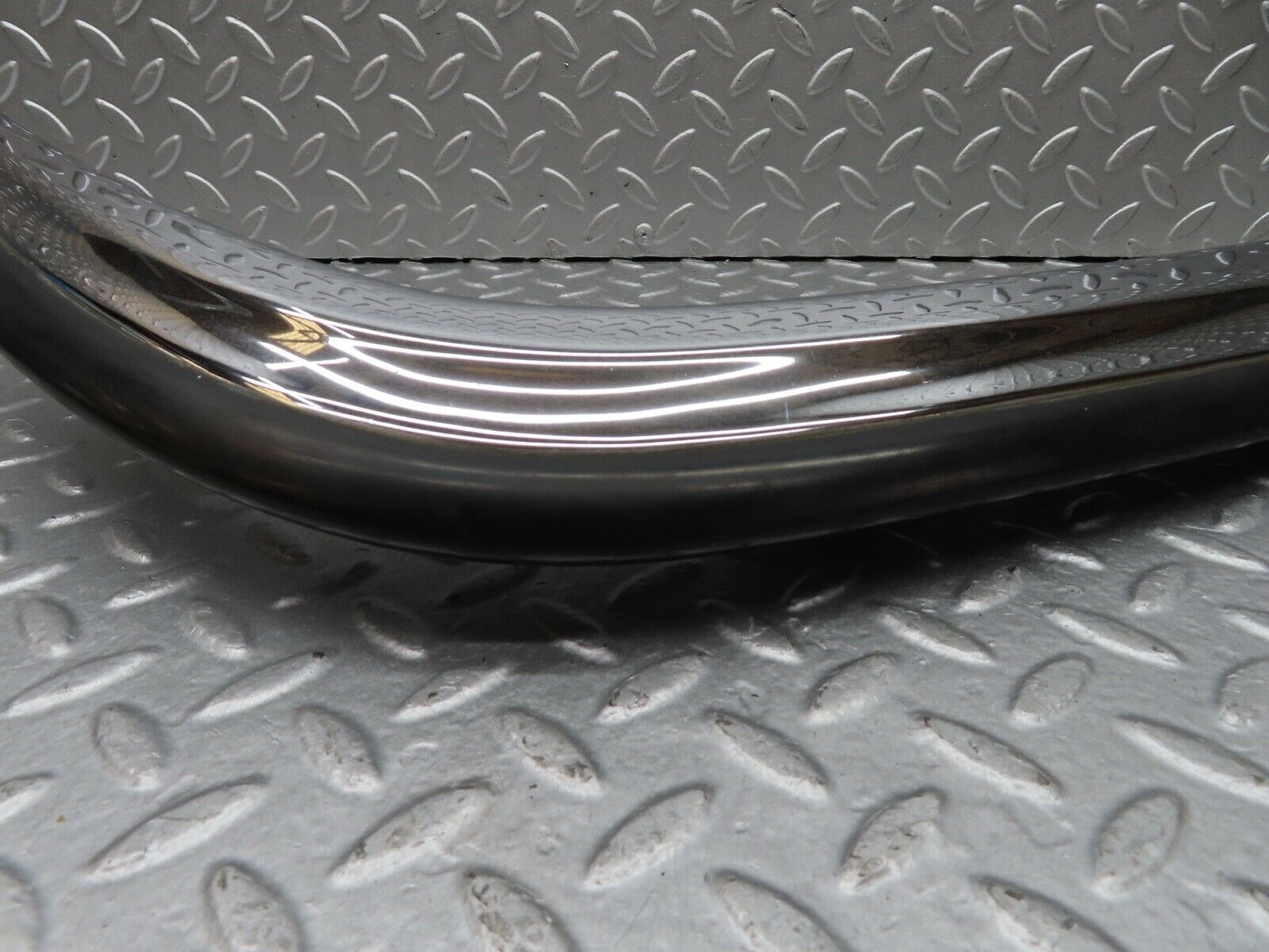 18156 Mercedes-Benz W116 450SEL Front Right Upper Bumper Corner 1168800270