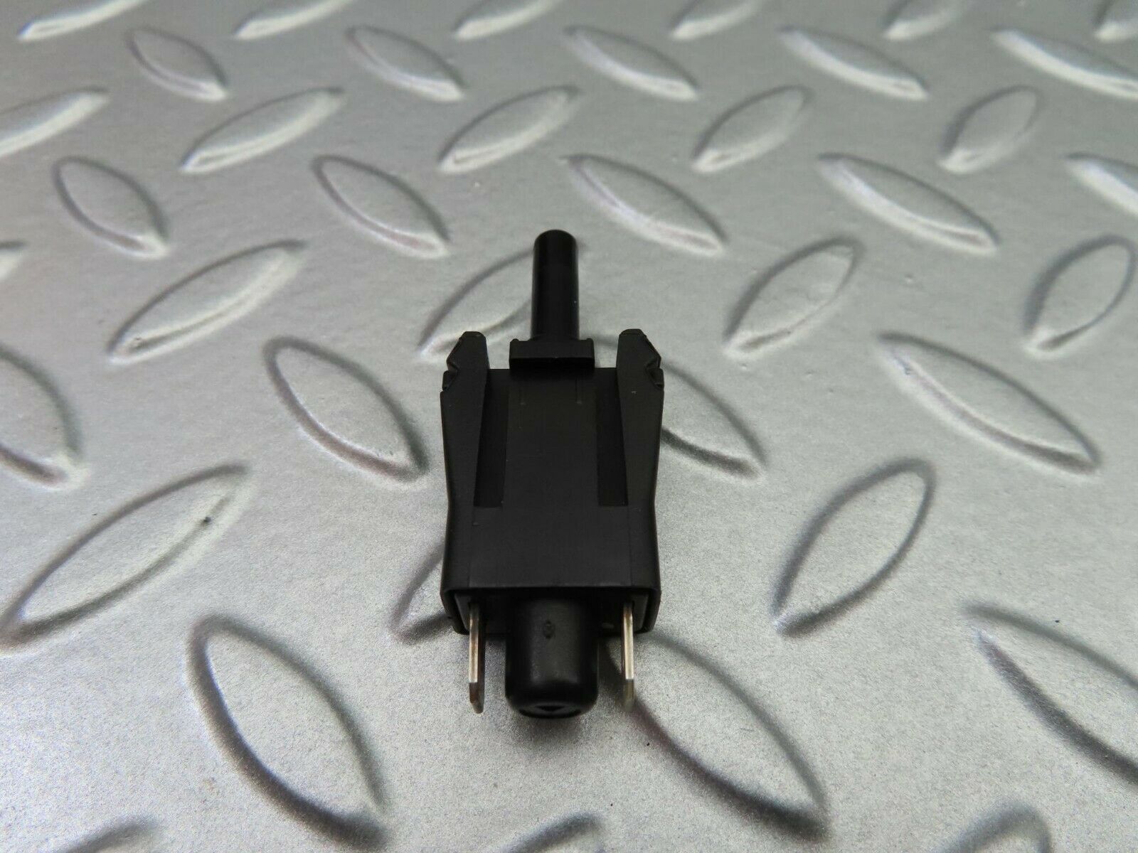 6509 Mercedes-Benz S124 E220 Wagon Door Contact Switch 0015458714