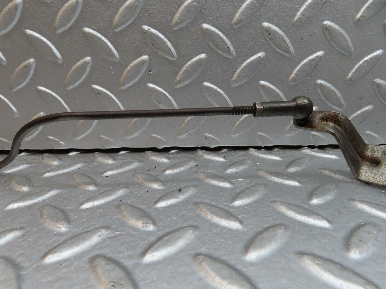 19240 Mercedes-Benz W123 300D Throttle Linkage