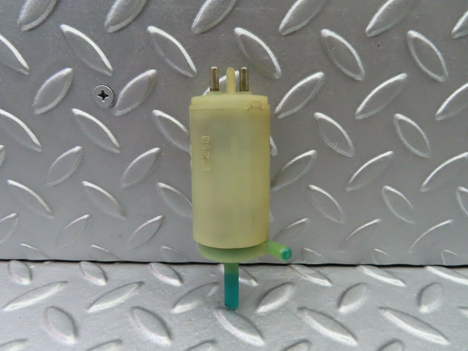 5779 Mercedes-Benz W123 200 Windscreen Washer Pump