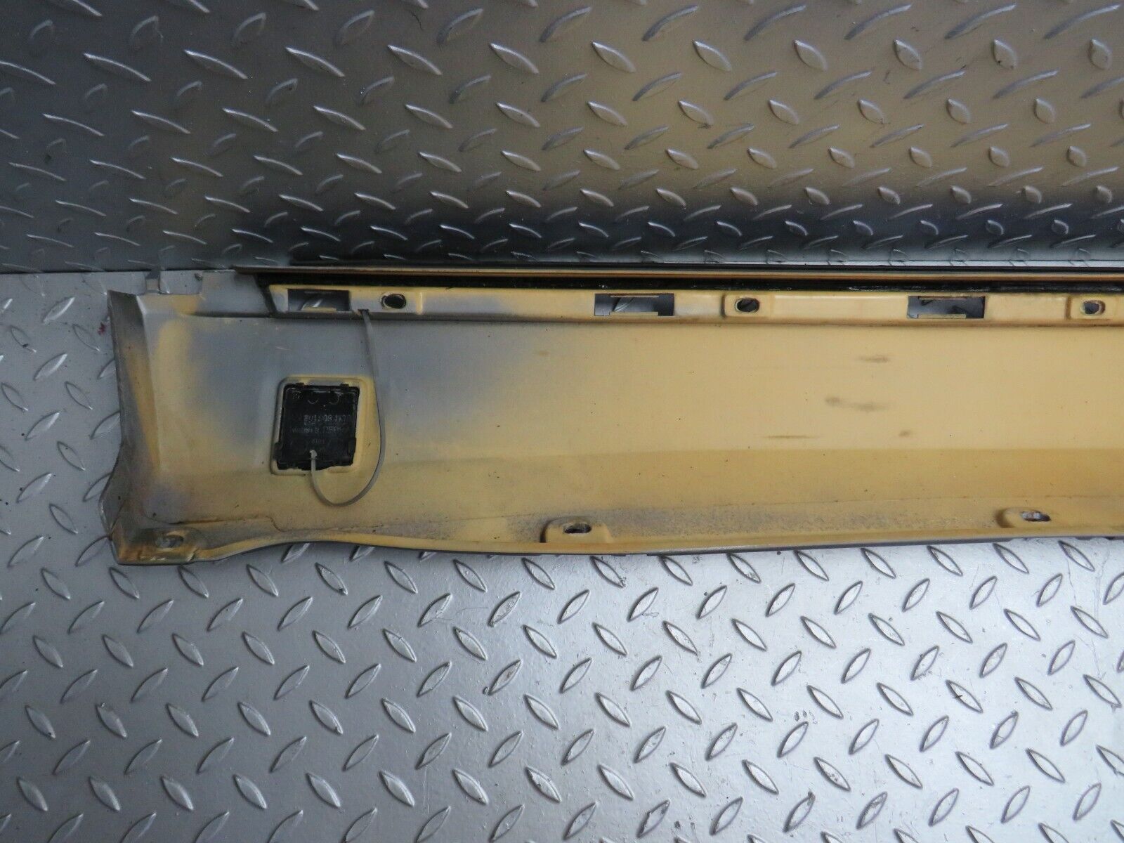 31828 Mercedes-Benz W201 190LE 1.8L Side Skirt Left Side 2016906340