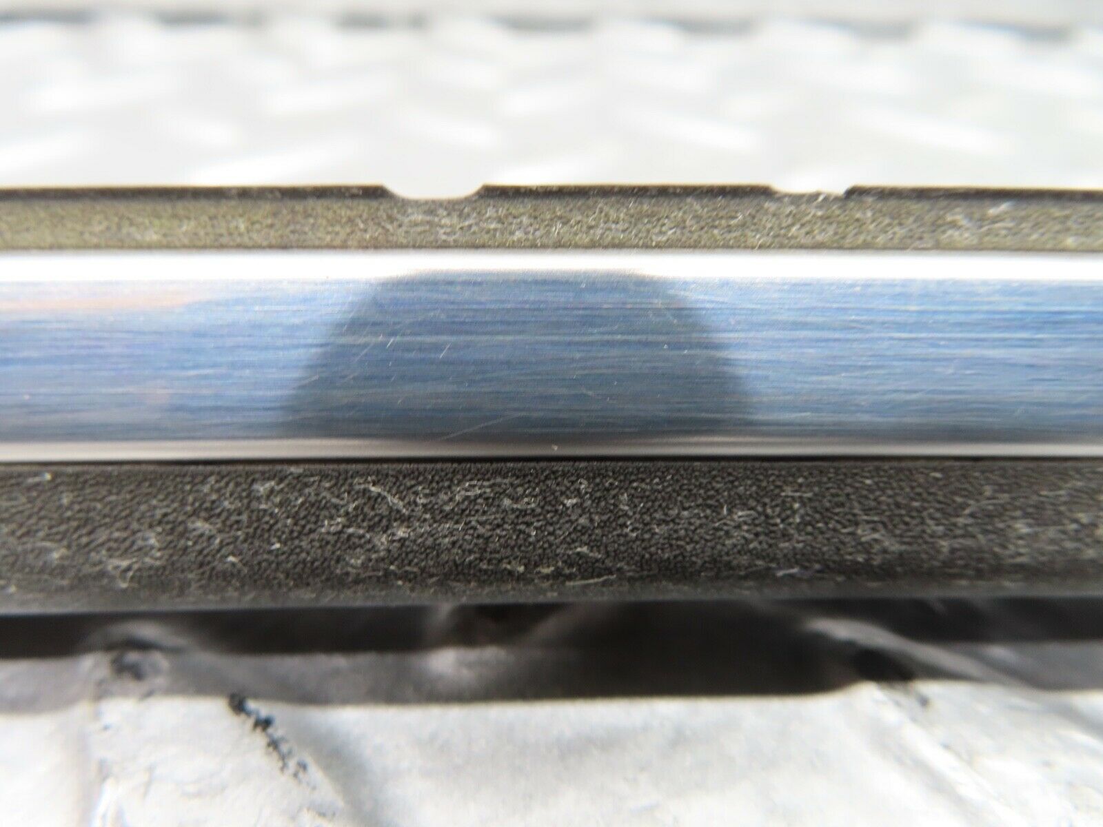 21104 Mercedes-Benz W123 230E Front Left Door Centre Moulding Trim