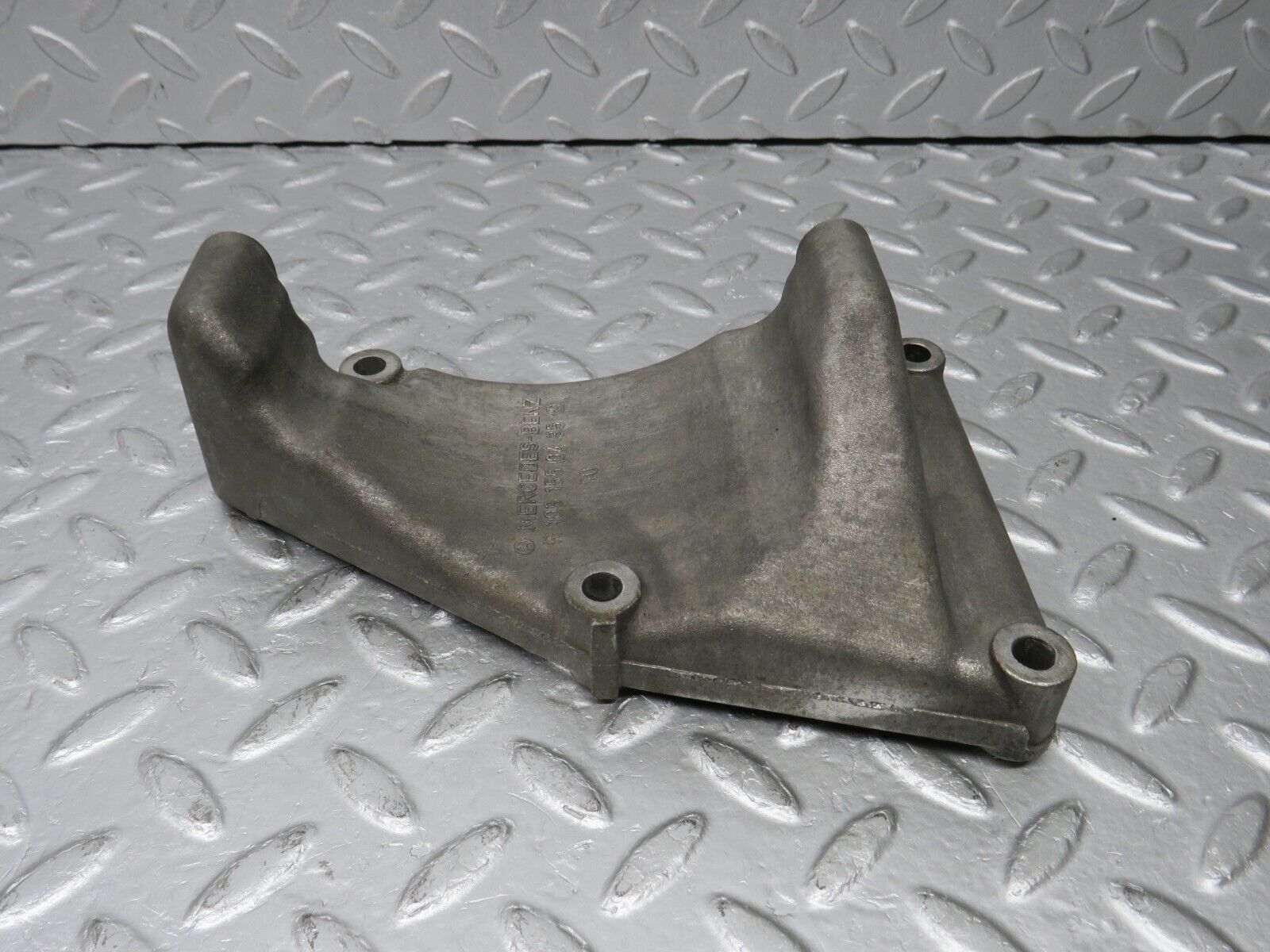 38815 Mercedes-Benz W201 190E 2.6L Alternator Generator Bracket 1031550435