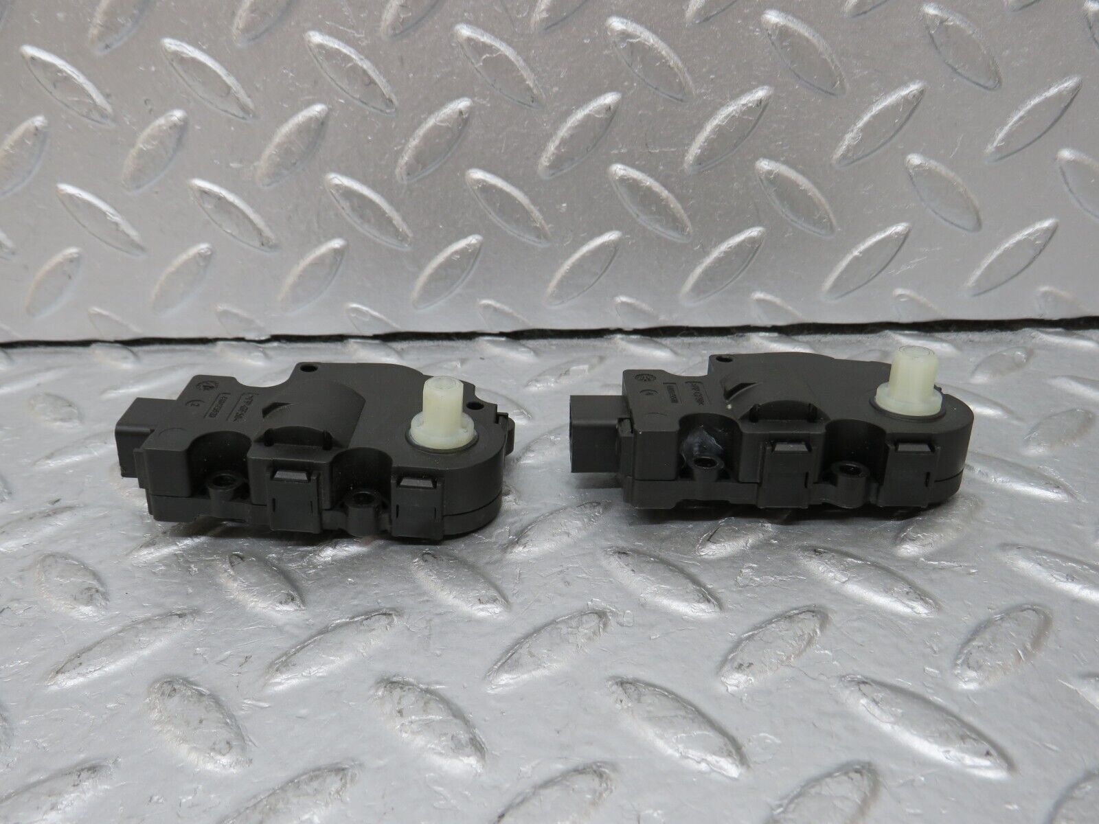 35273 Mercedes-Benz W221 Heater Actuator Motor 2x