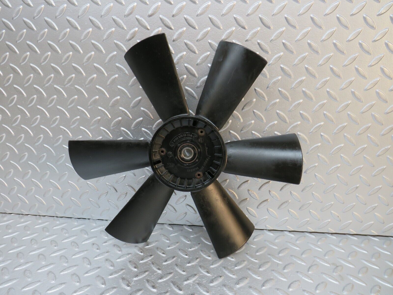 31762 Mercedes-Benz W201 190LE 1.8L Engine Cooling Fan 1022050506