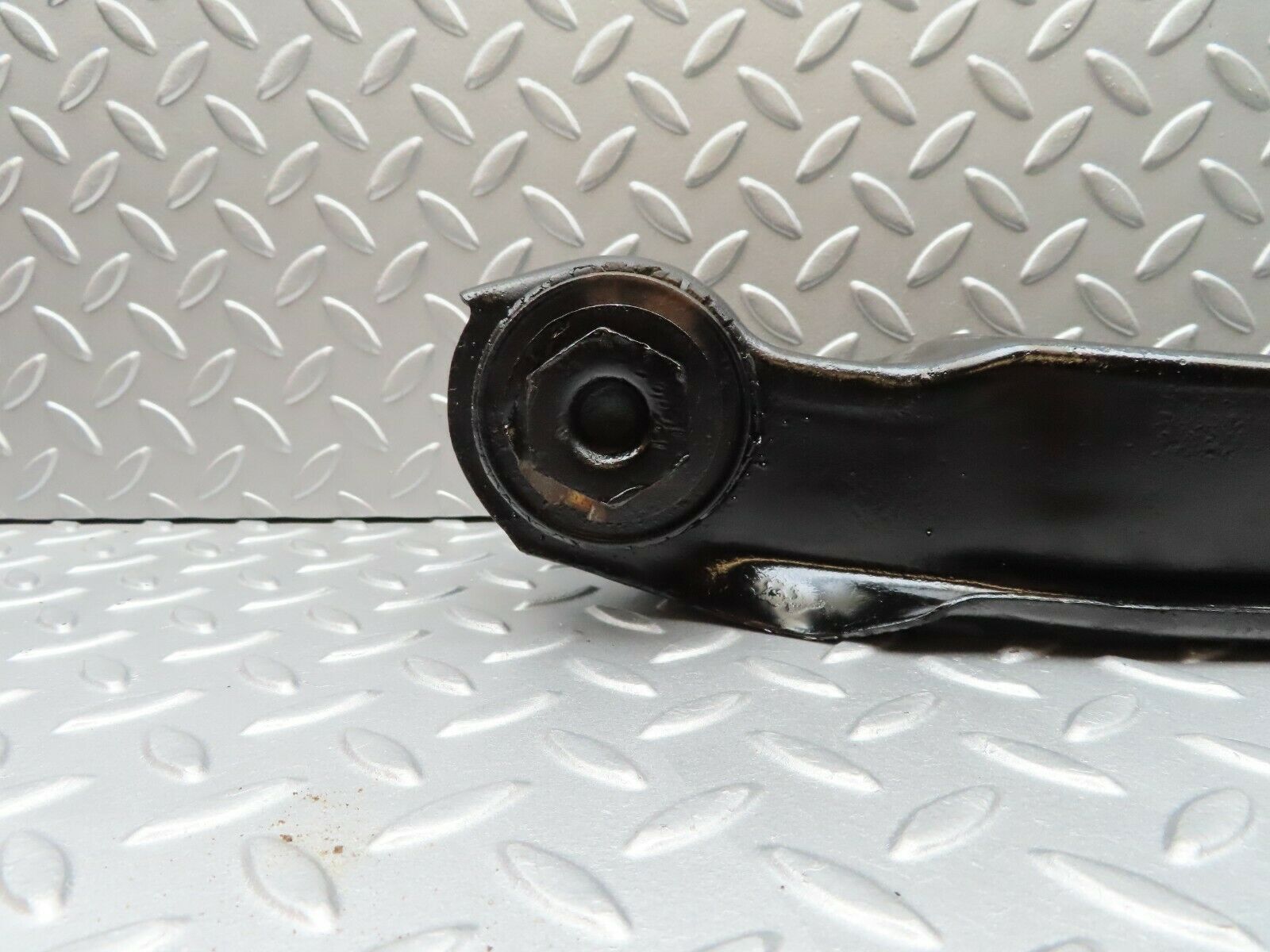 3564 Mercedes-Benz W108 280SE Rear Left Axle Spring Coil Mount