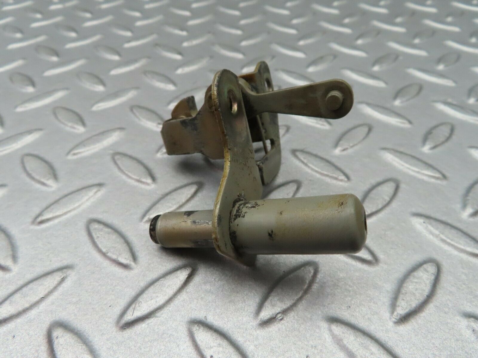 5487 Mercedes-Benz W124 230E Bonnet Lock Catch 1248800260