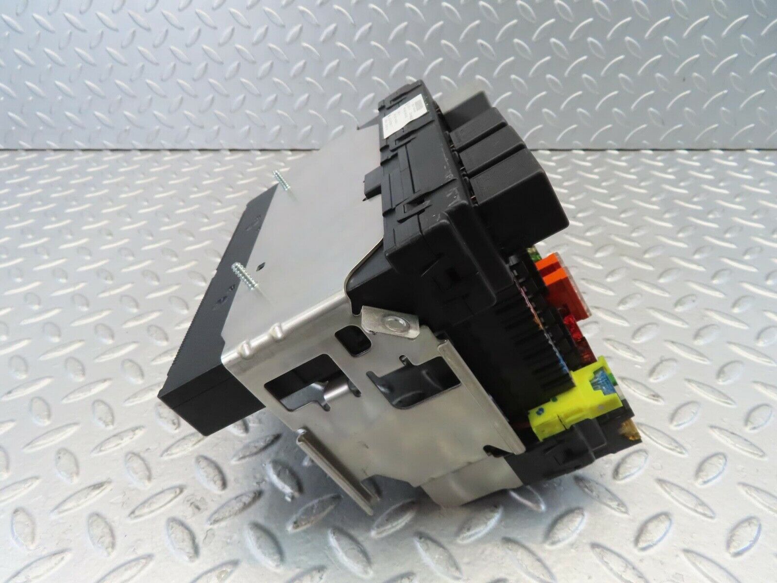 11121 Mercedes-Benz W221 S320 Rear Fuse Box 2215403050