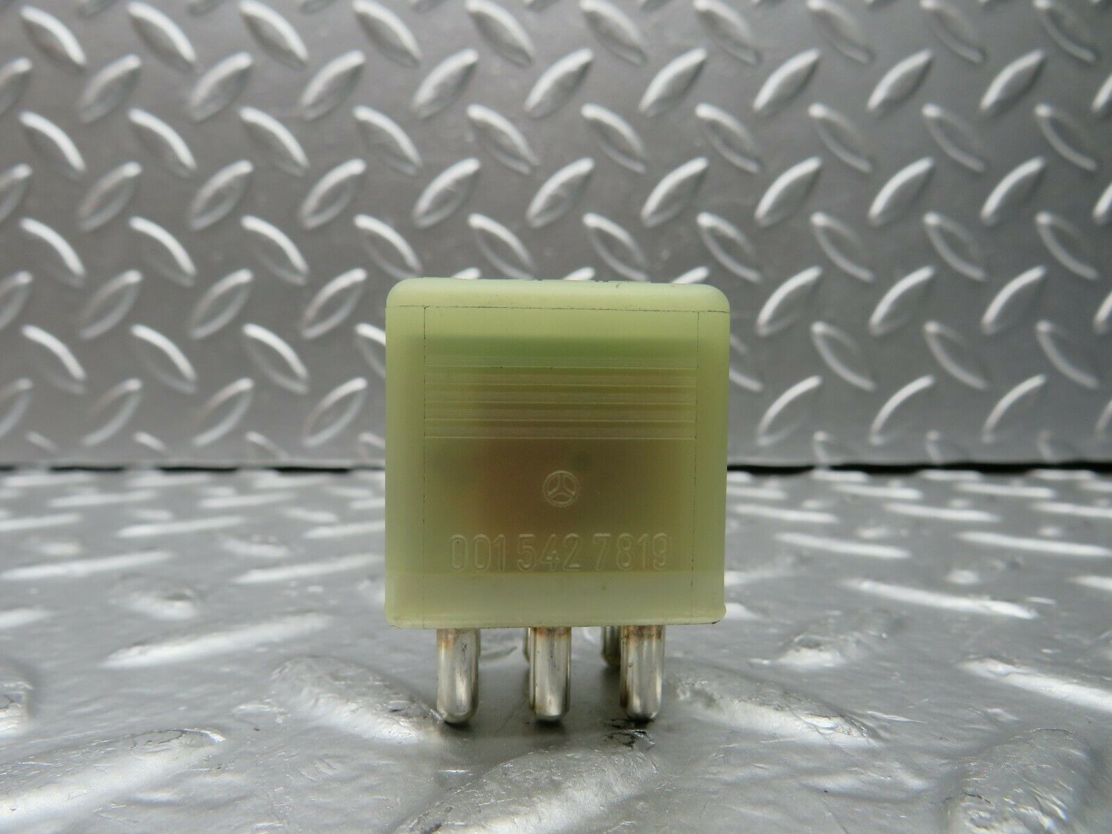 22598 Mercedes-Benz C124 E220 Coupe Door Window Control Relay 0015427819
