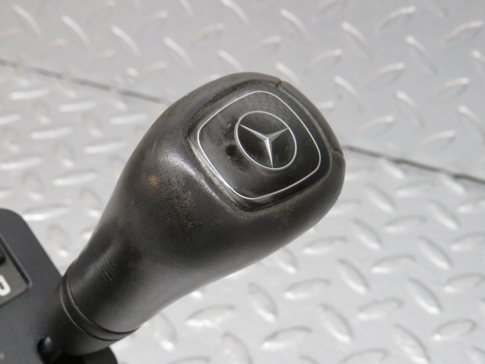 39398 Mercedes-Benz R129 320SL Coupe Automatic Gear Selector 1292670637 2012670480